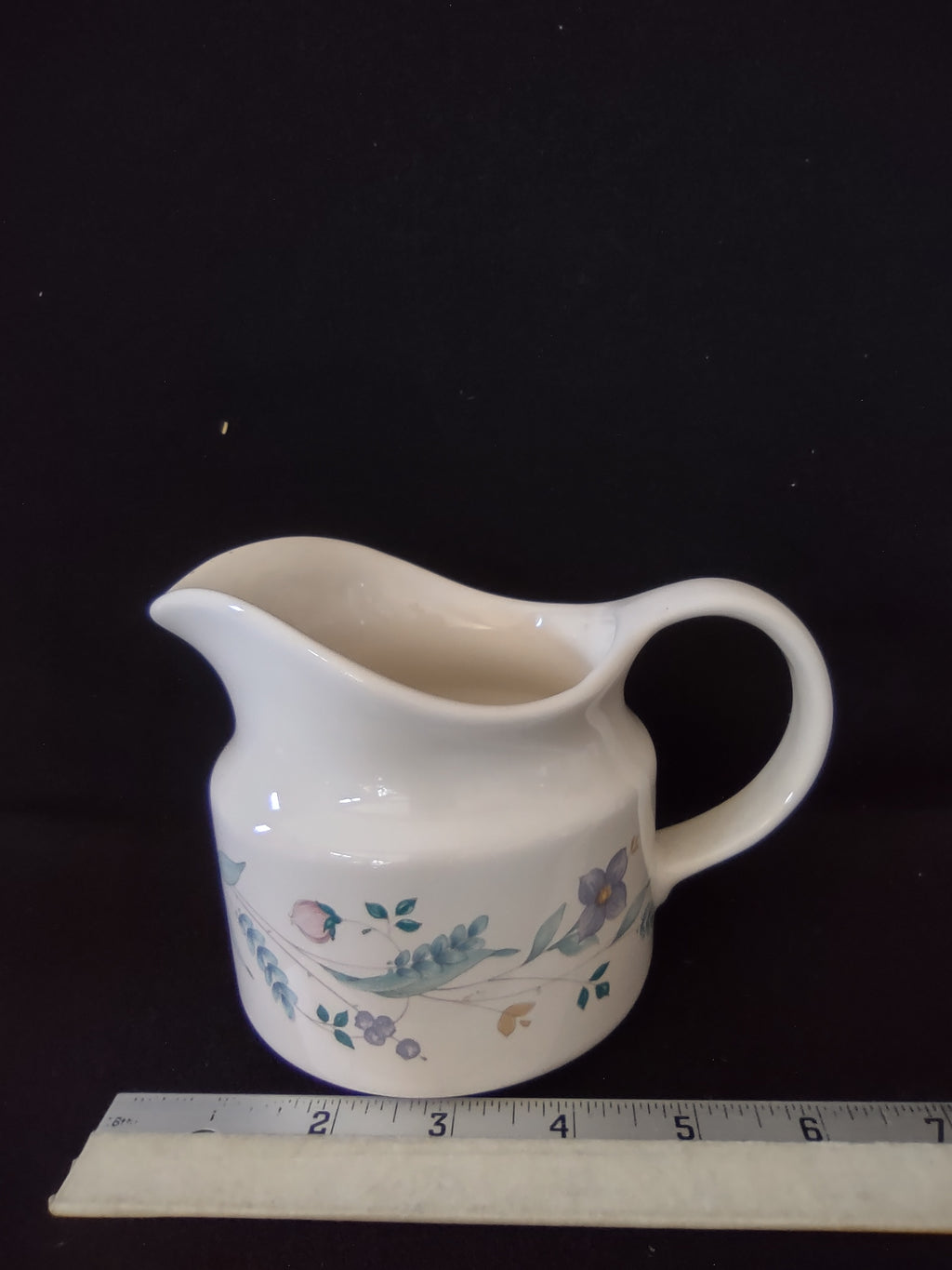 Vintage Pfaltzgraff Gravy Boat April Flowers Pink Lavender Green (Lot 5023)