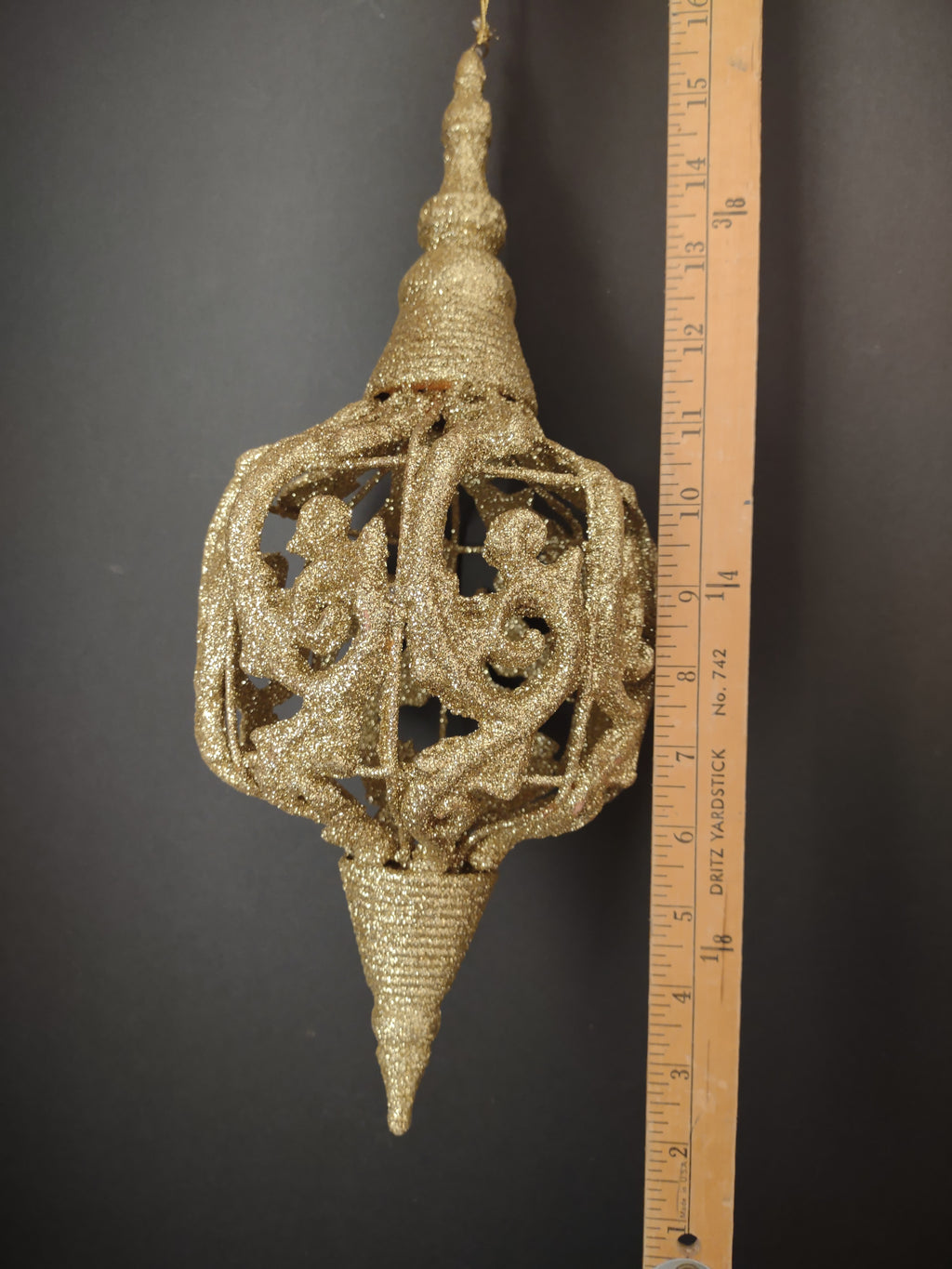 Christmas Holiday Large Ornate Golden Ornament (lot 1286)