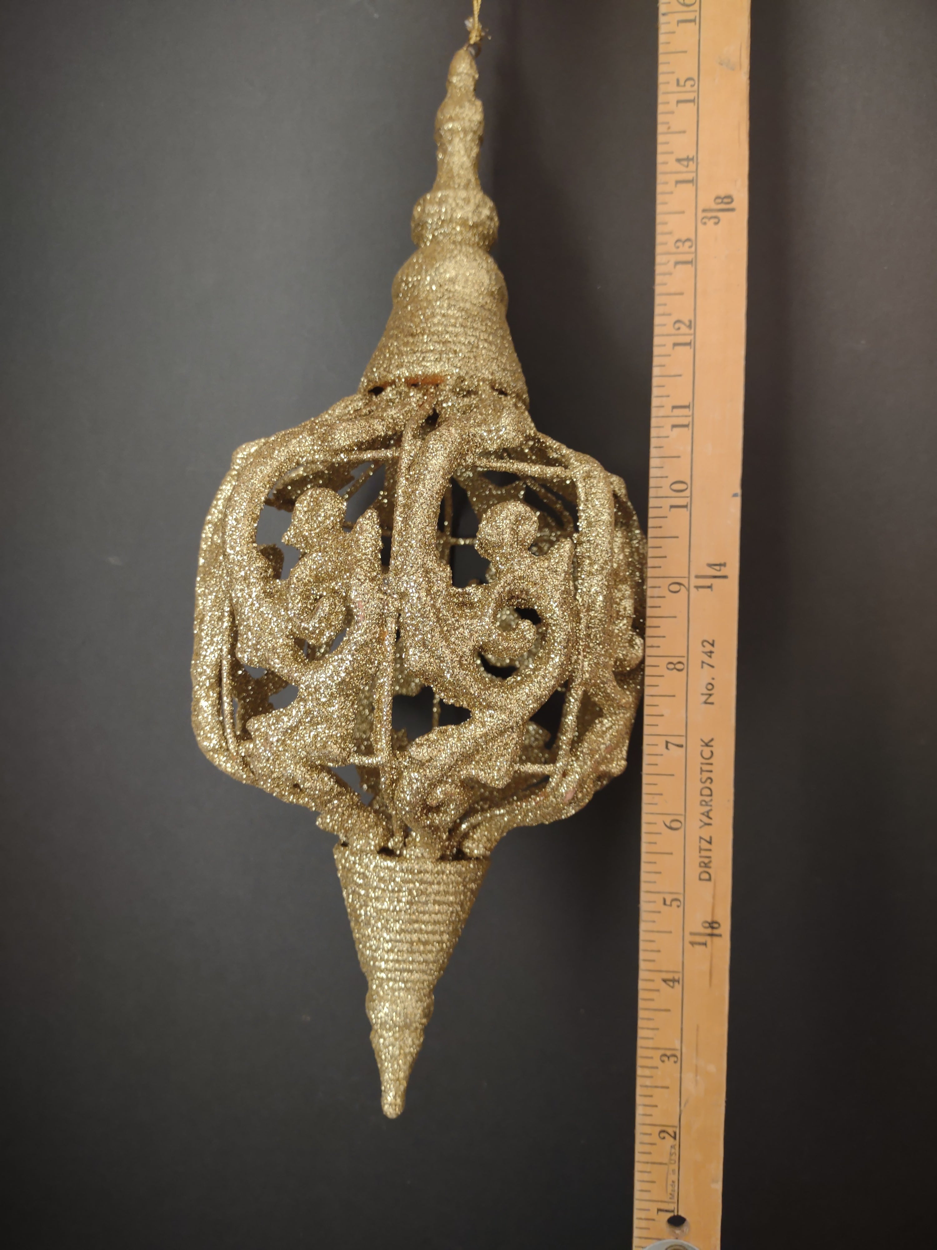 Christmas Holiday Large Ornate Golden Ornament (lot 1286)