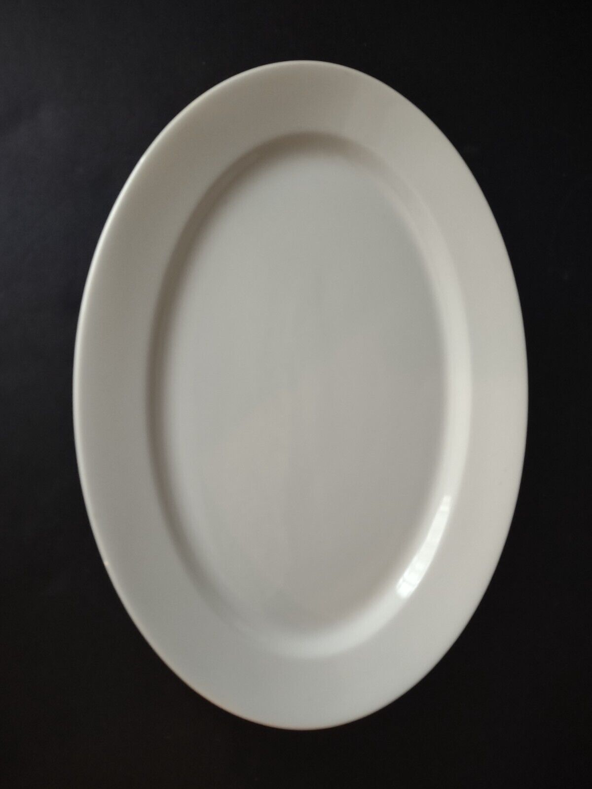 Plain White Oval Serving Platter 14" x 10-1/2" NO BACKSTAMP (lot 414)