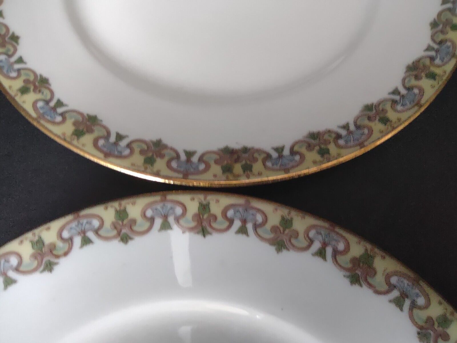 Wm Guering Limoges France 4 x Salad Plate Yellow Gold Design (lot 530)