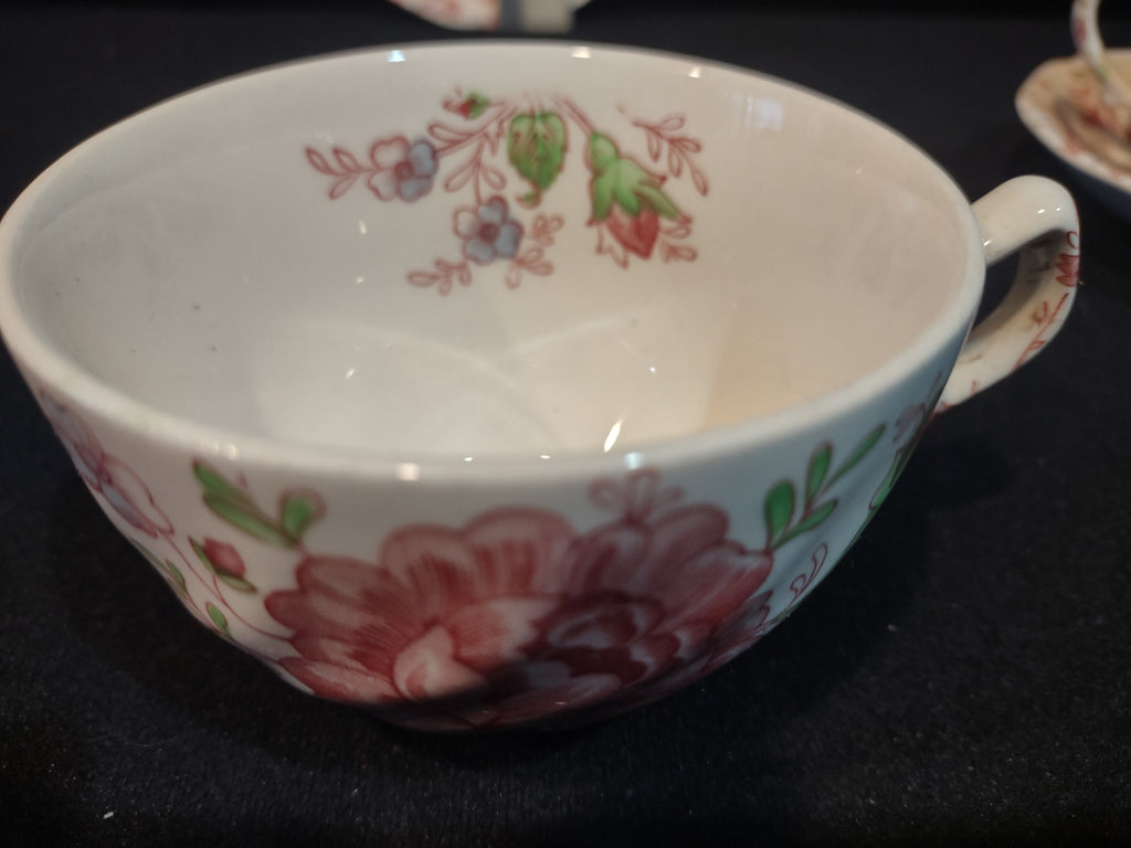 Vintage Teacup and Saucer x 2 Rose Chintz Johnson Brothers England (lot 5695)