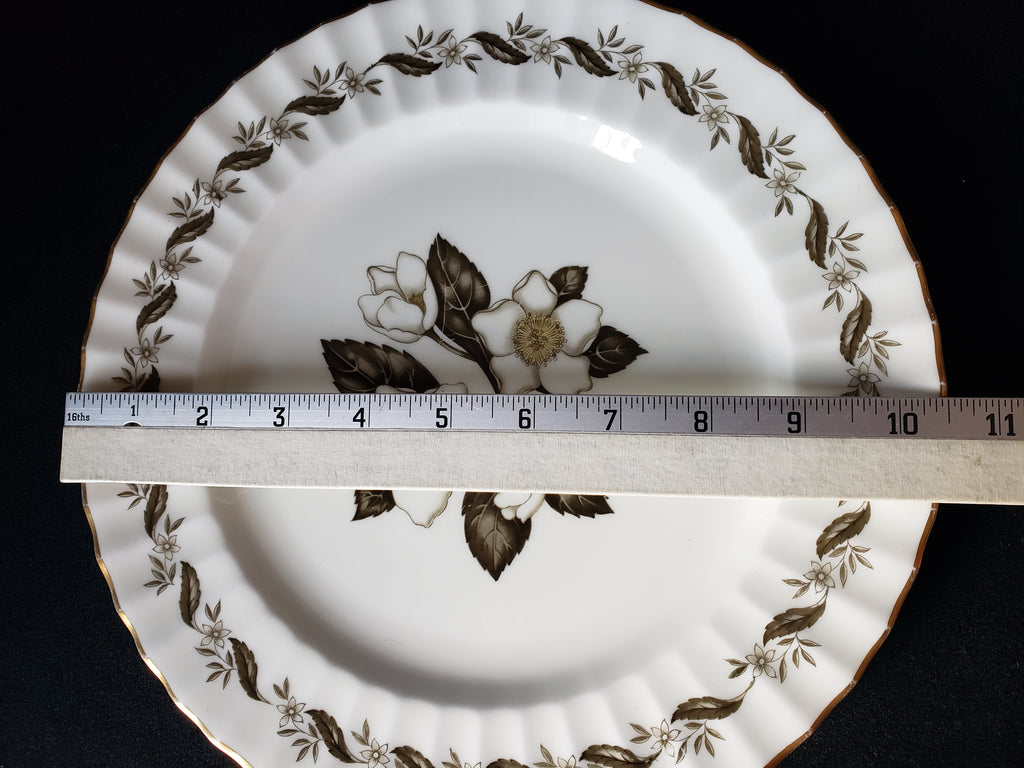 Vintage Royal Worcester Engadine Dinner Plate 10-1/2" (lot 2130)