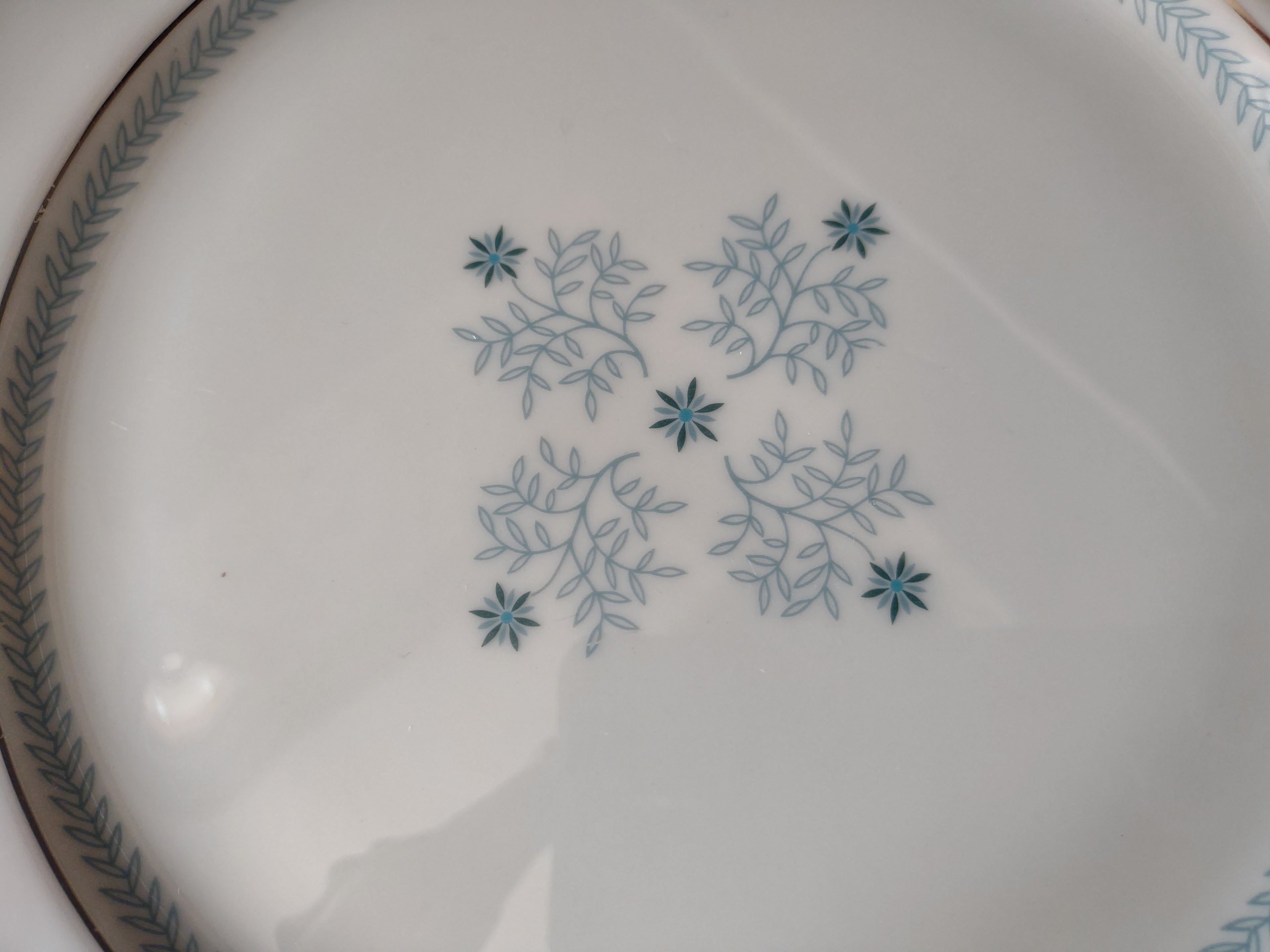 Vintage Lenox Charmaine C-512 Gold Trim Dinner Plate 10-1/2" (lot 1905)