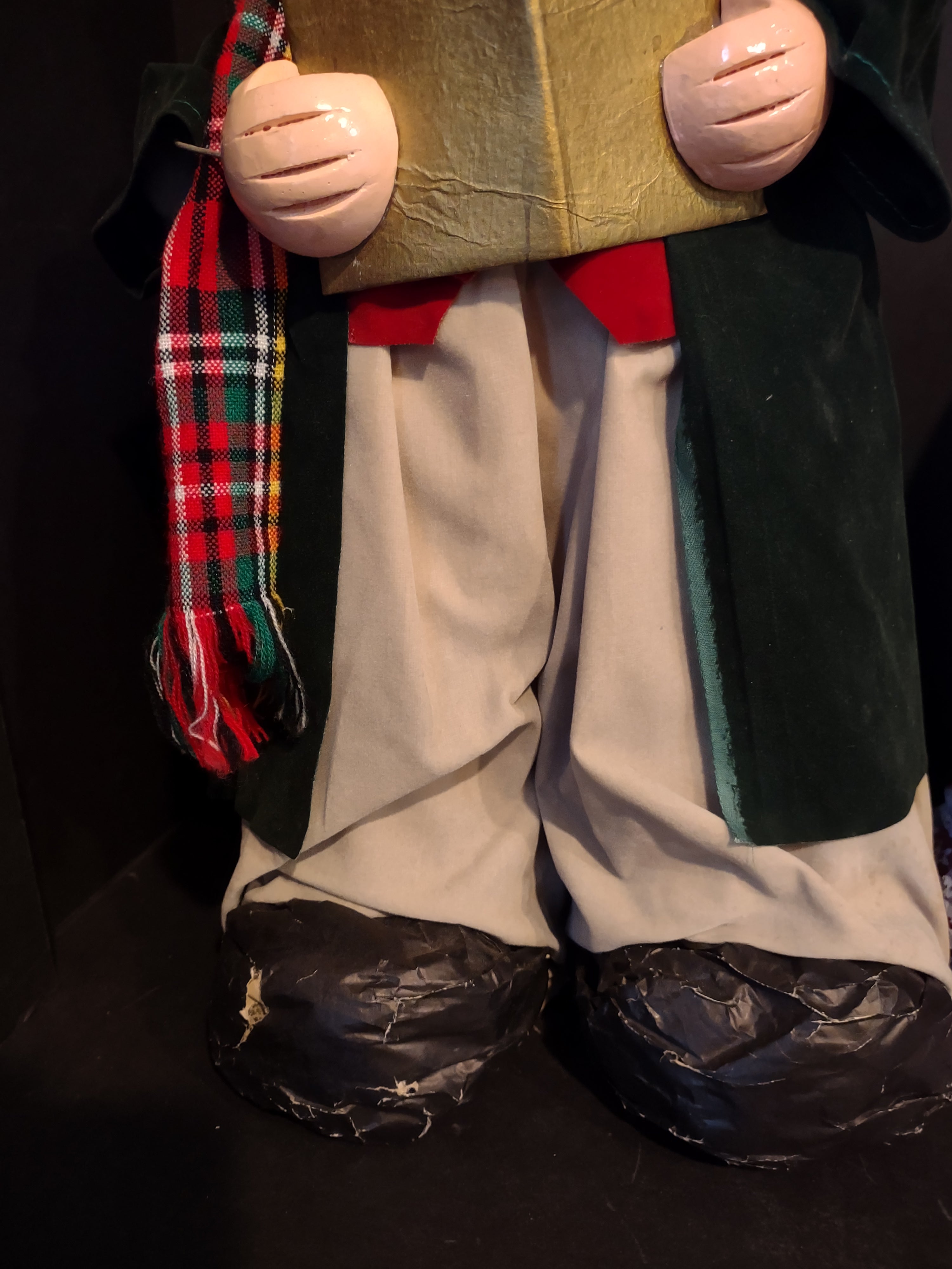 Vintage Christmas Carolers Paper Mache 22" IMPERFECT (lot 3316)