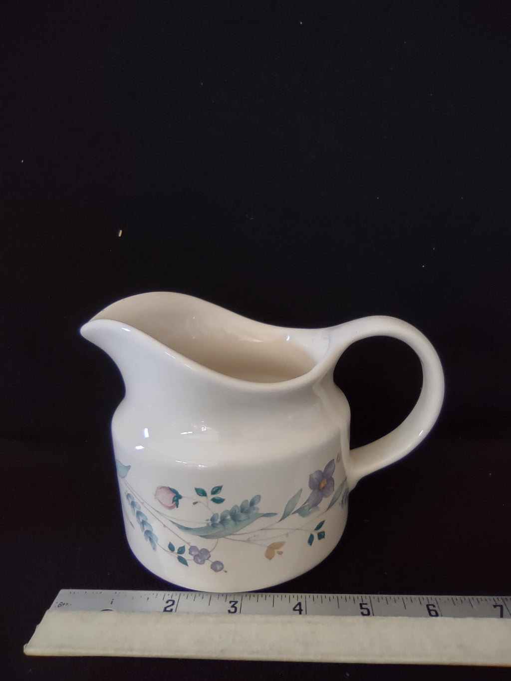 Vintage Pfaltzgraff Gravy Boat April Flowers Pink Lavender Green (Lot 5023)