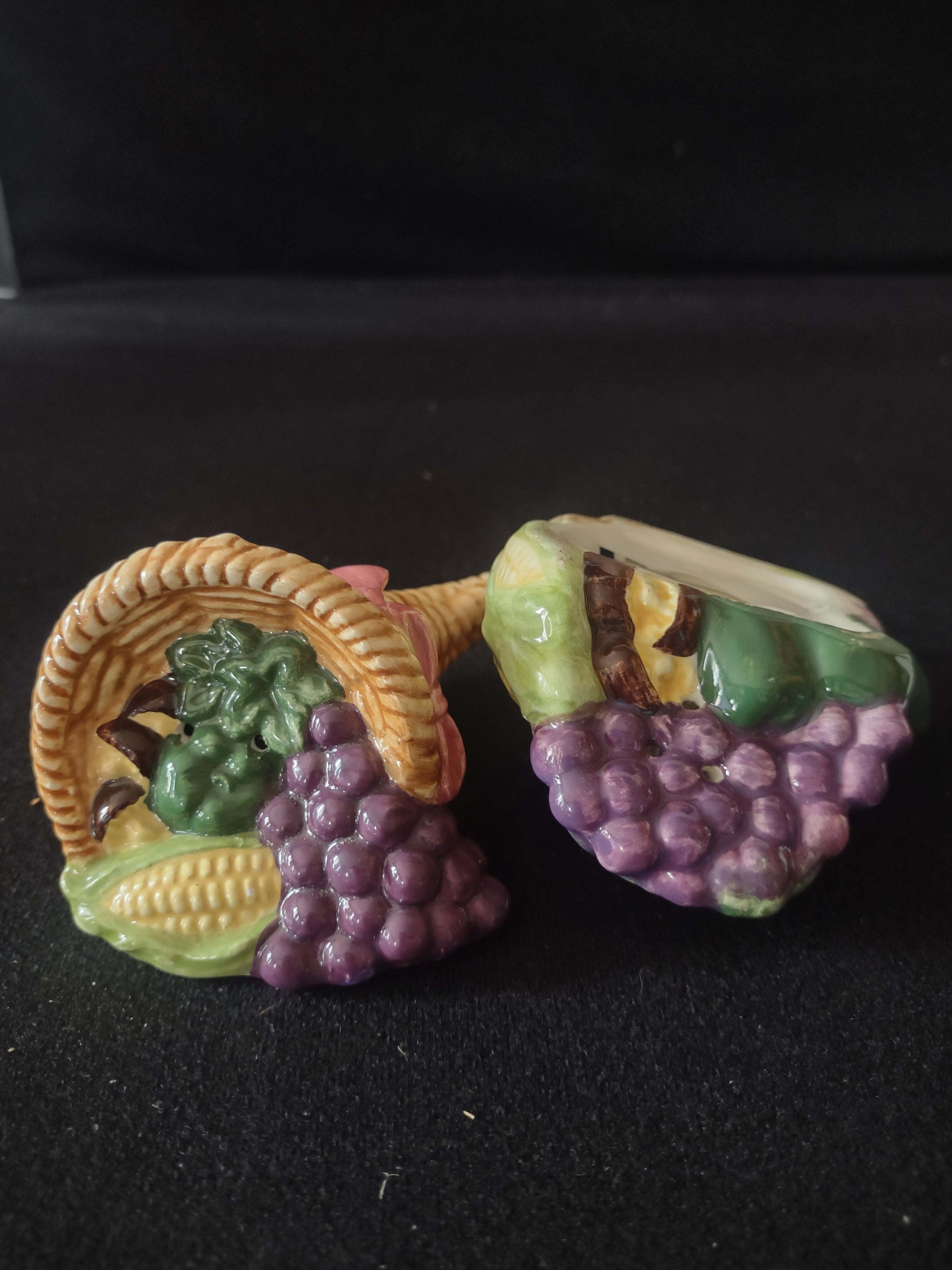 Brinn Ceramic Thanksgiving/Fall Cornucopia Pumpkin Salt Pepper Shakers (Lot 3447