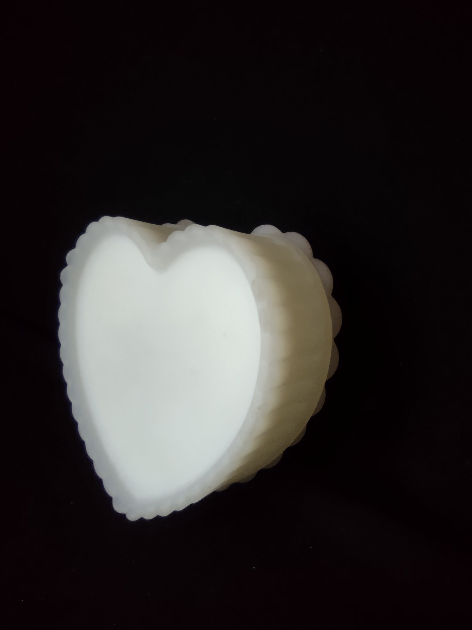 Vintage Fenton Heart Shape Glass Trinket Box Hand Painted & Signed (lot 2694c )