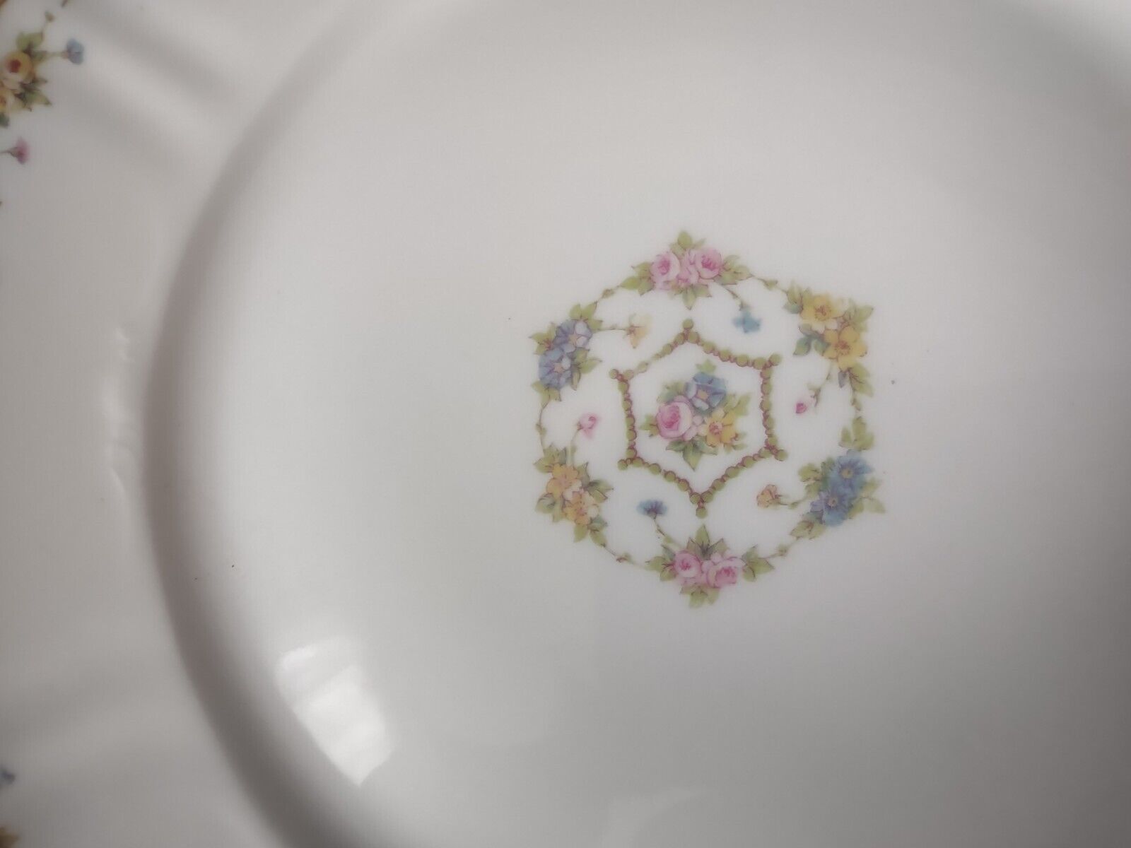 Haviland Limoges France Luncheon Salad Plate Flower (lot 634)