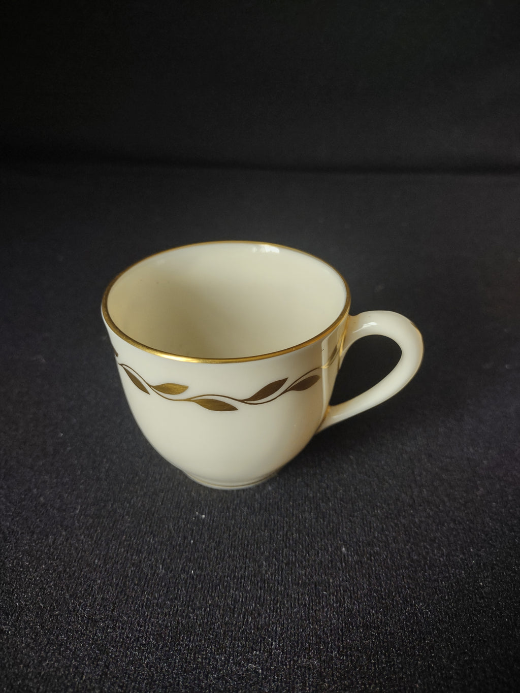 Vintage Lenox Golden Wreath O-313 Demitasse Cup (lot 1879)