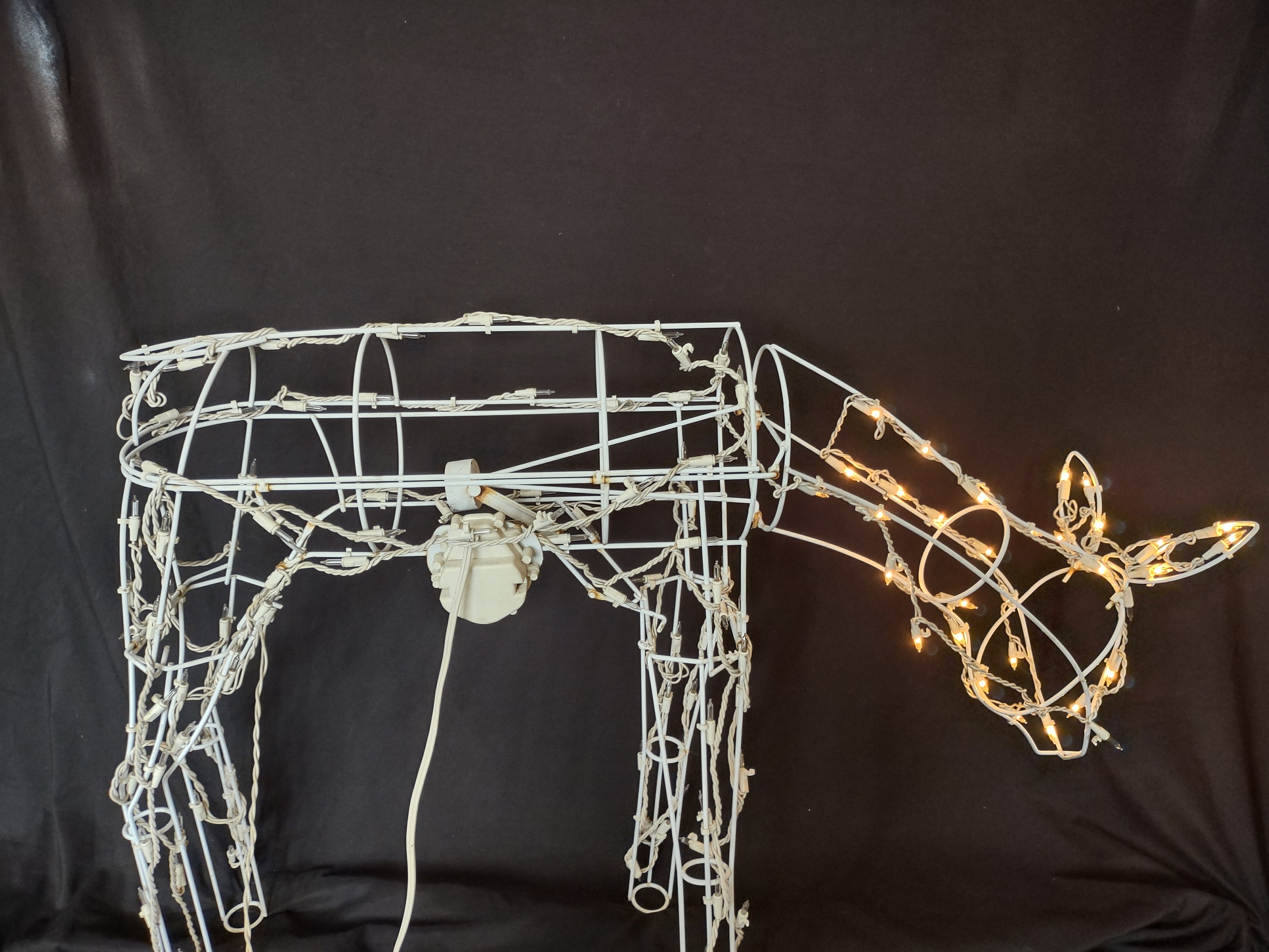 Vintage Outdoor White Wire Deer IMPERFECT Head Moves 25" (lot 3042c)