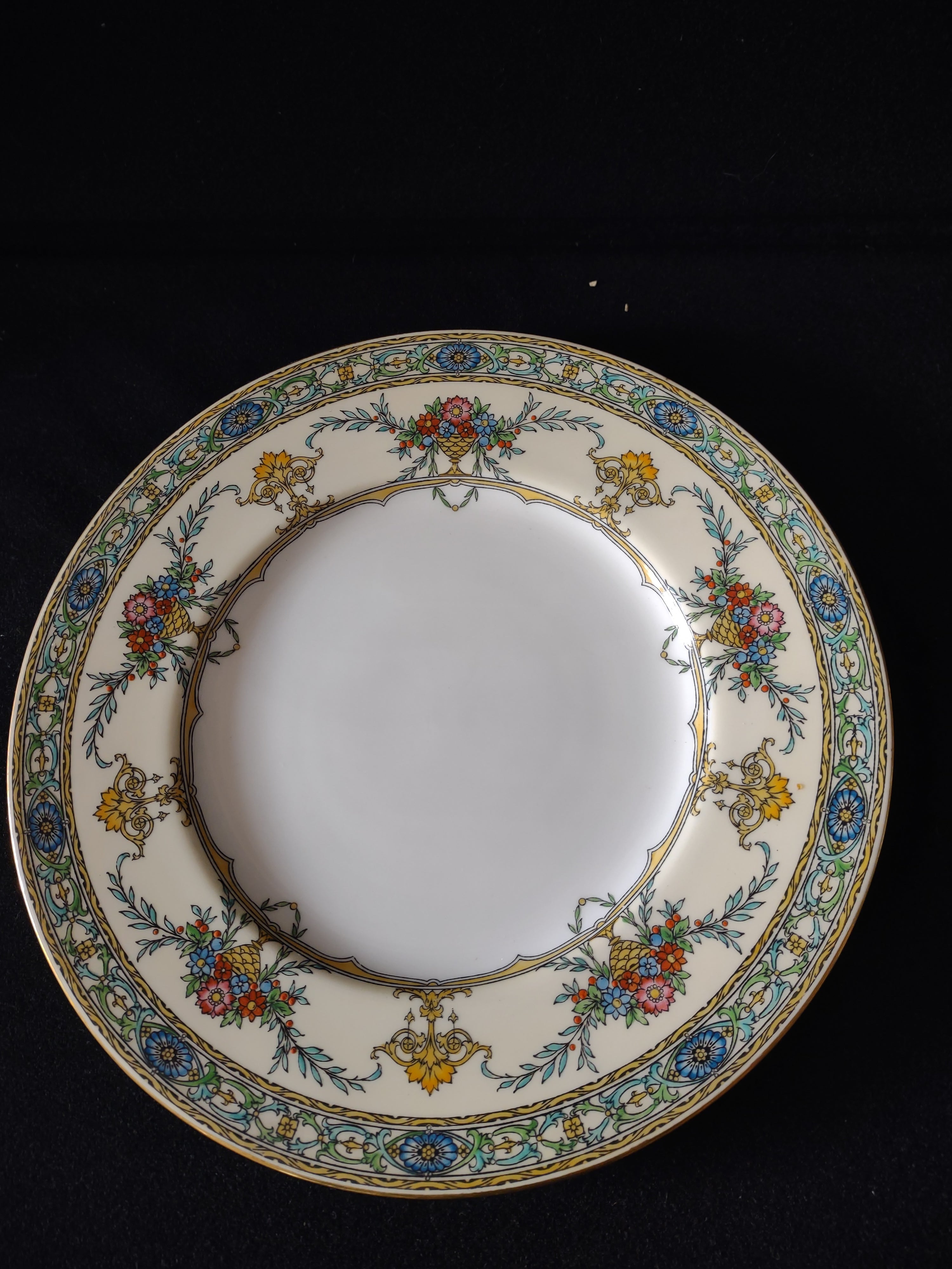 Vintage Minton Dinner Plate Bone China Floral Vase Green Scroll H3649 (Lot 5447)