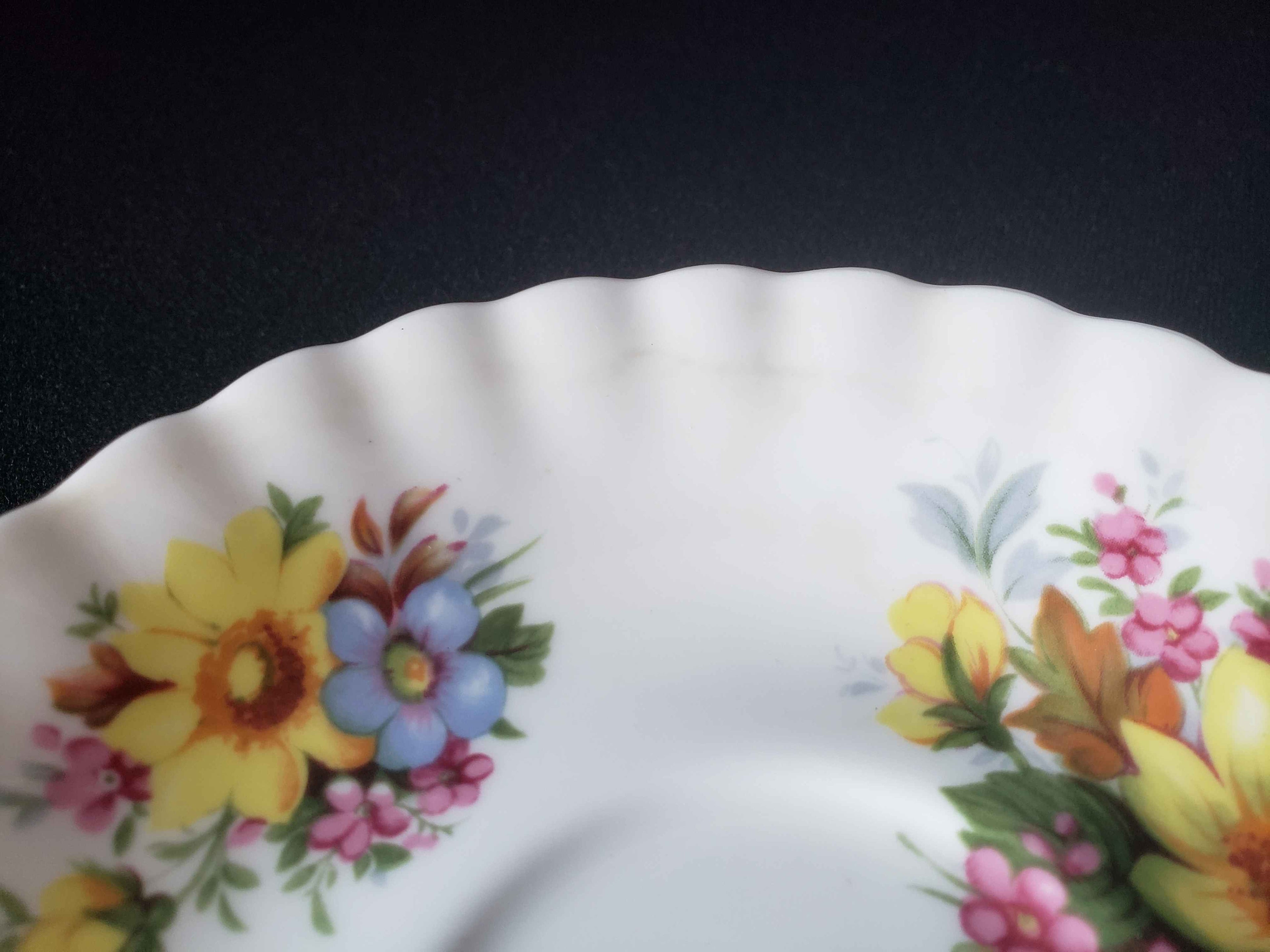 Vintage Royal Albert Yellow Daisy Summertime Series Saucer ONLY (2006)