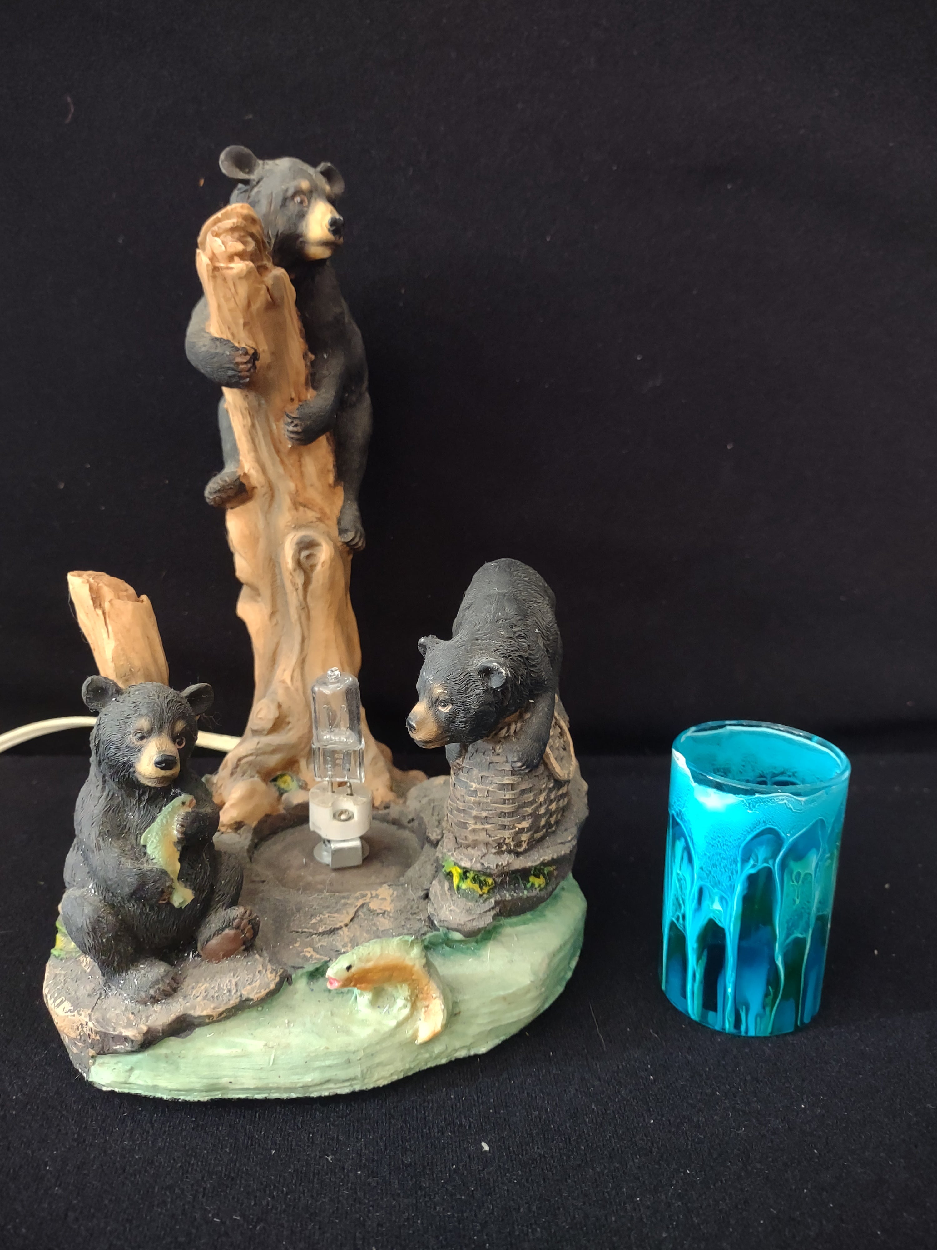 Vintage Dimmer Lighted 3 Bears Fishing Blue Lamp (Lot 3607t)