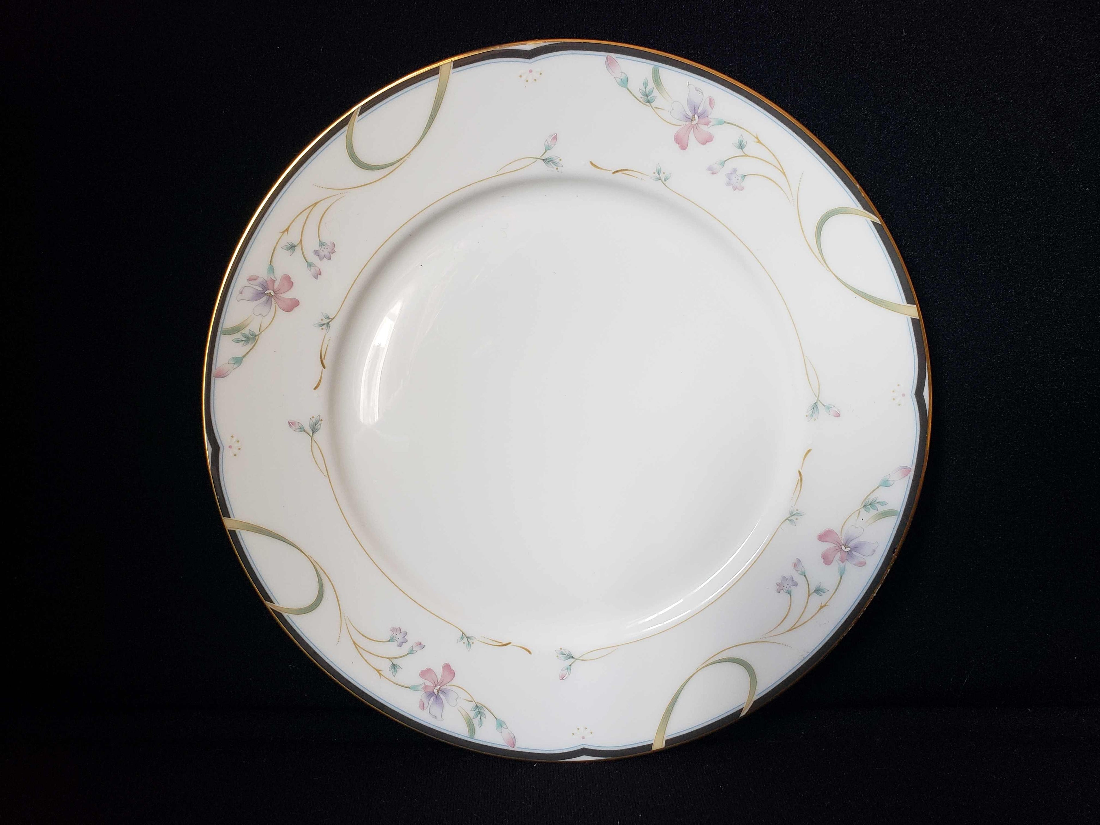 Vintage Lenox Debut Collection Constance Fine Bone Dessert Plate 8" (lot 1913)