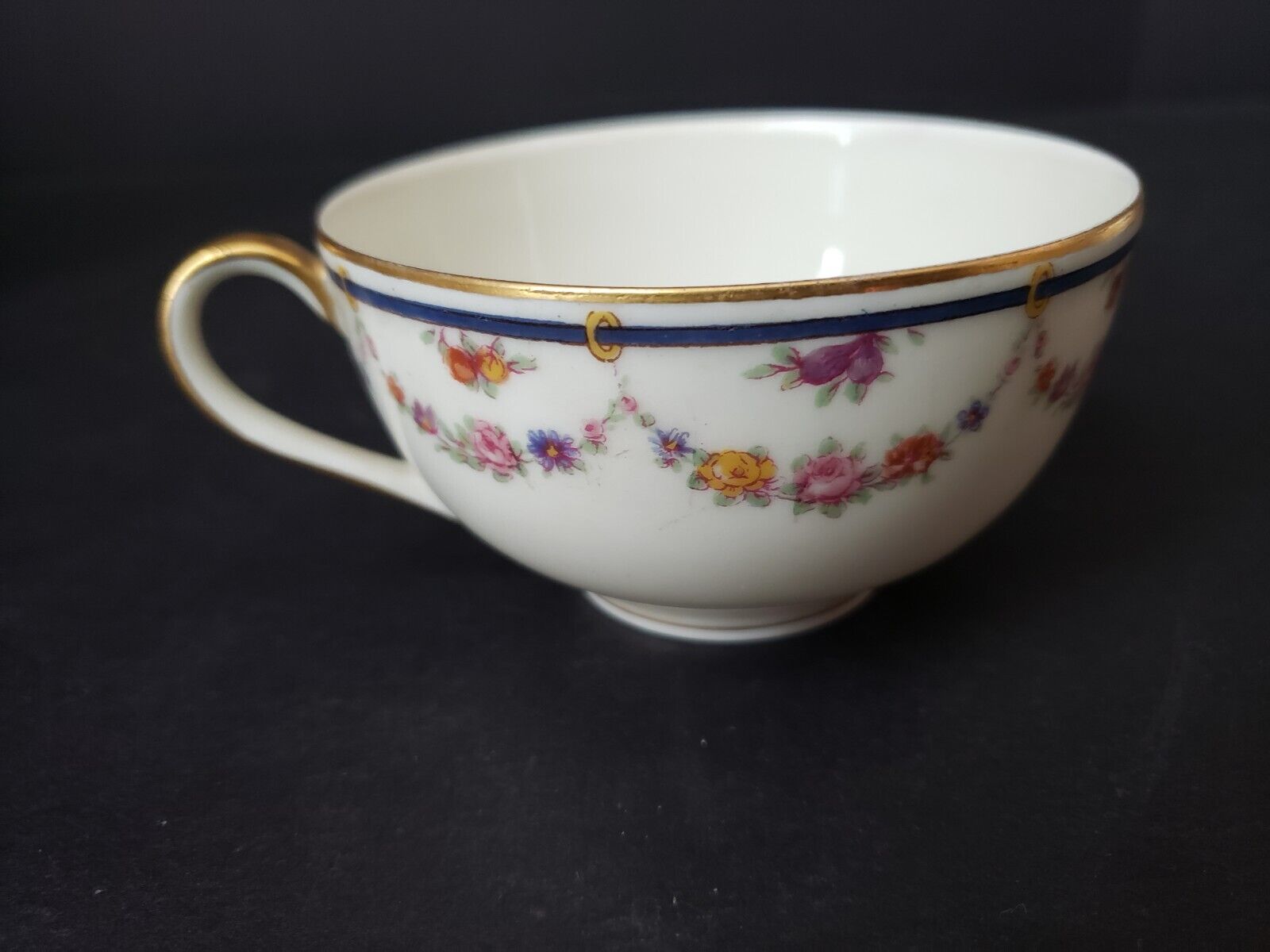 Haviland Limoges France Teacup Gold Trim Shamballe Fruit Rose Garland (lot 619)