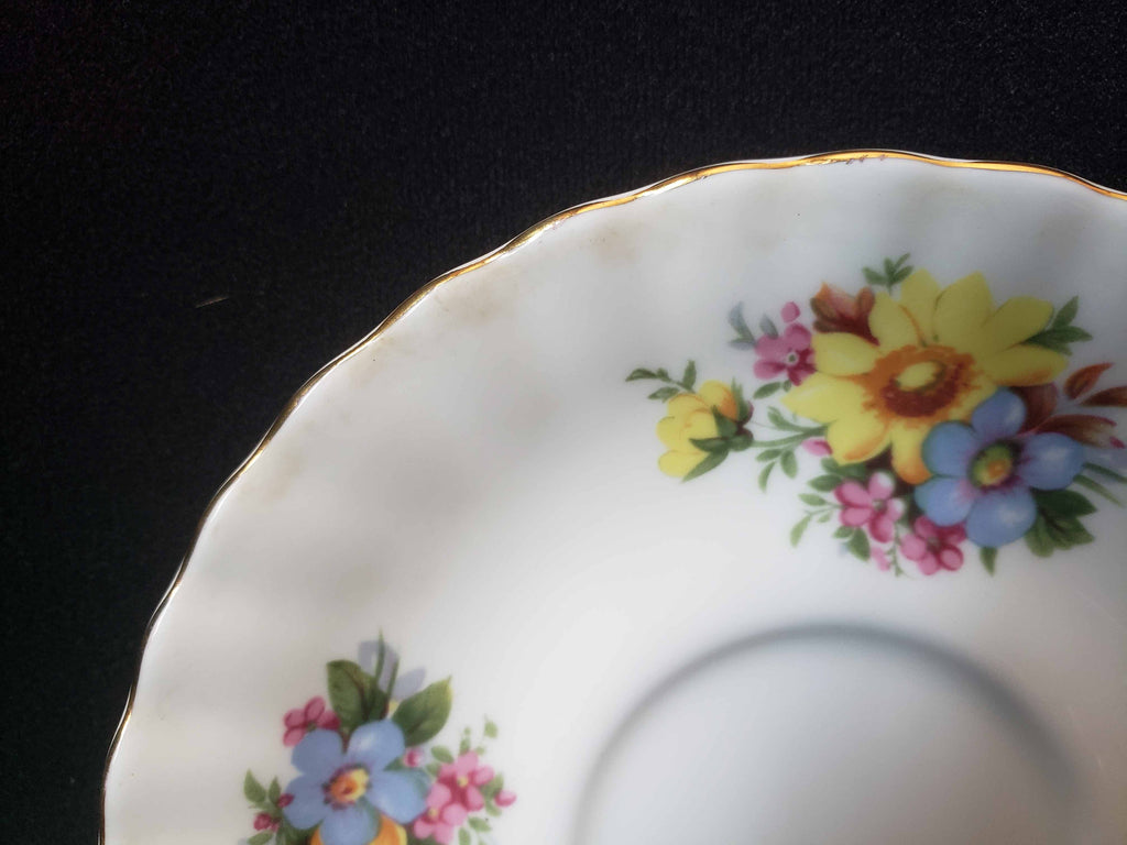 Vintage Royal Albert Yellow Daisy Summertime Series Saucer ONLY (2006)