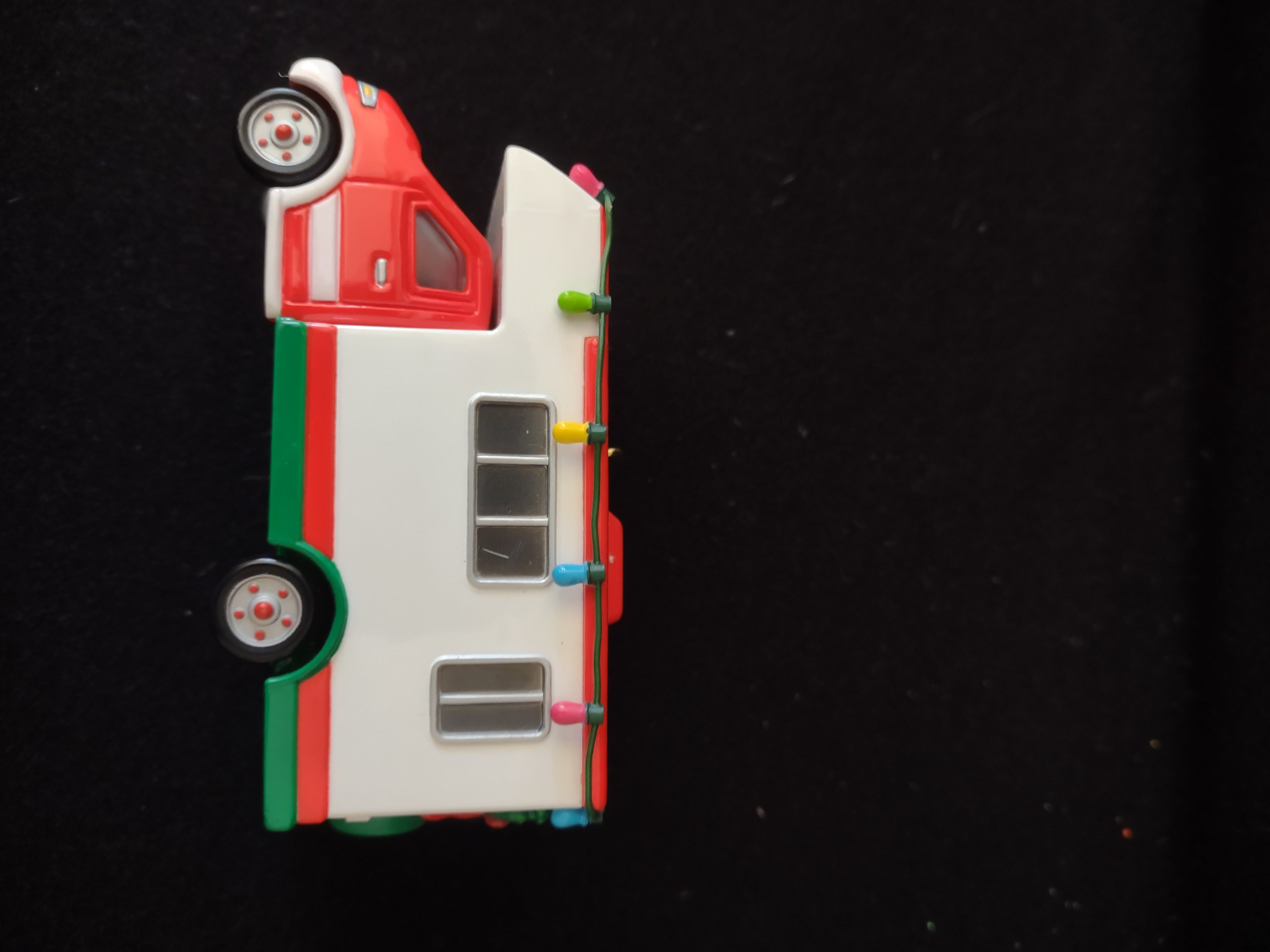 Vintage 2001 Christmas Camper Ornament Lights Wreath Personalize (Lot 4169)