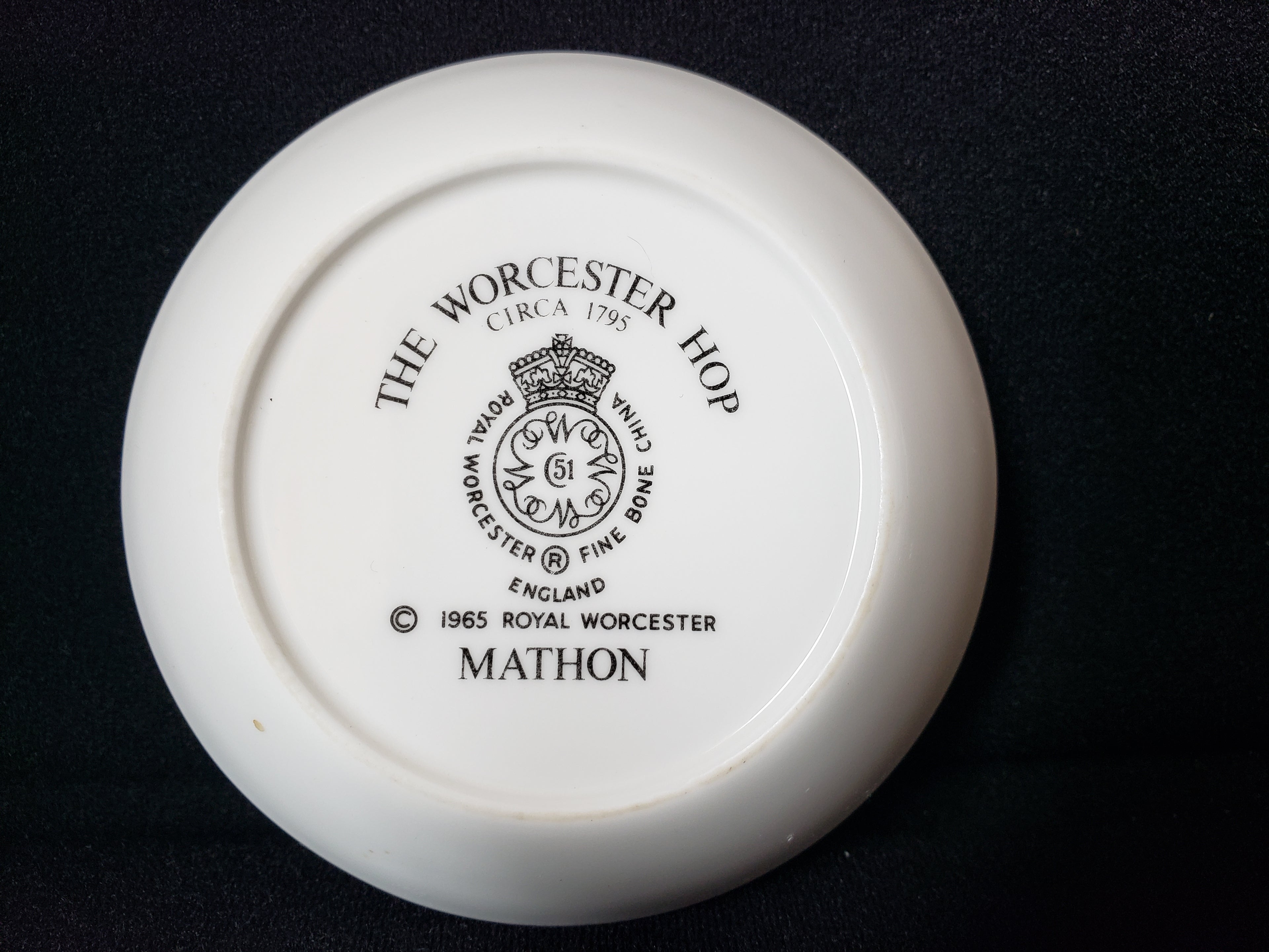 Vintage Royal Worcester Hop Mathon Small Dish 3-7/8" (lot 2089)