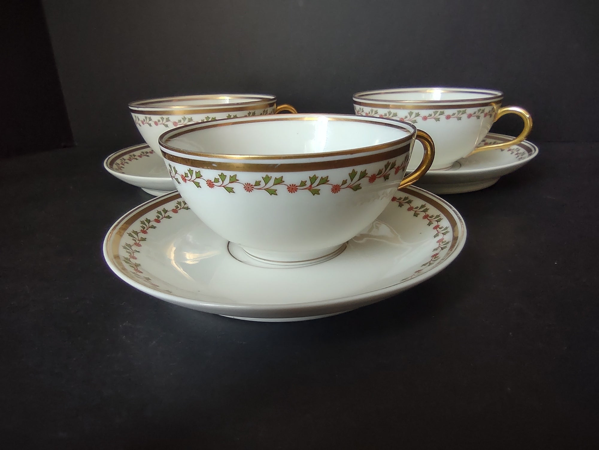 Old Abbey France Limoges 3 x Tea Cup & Saucer Clover Gold Trim (lot 865)