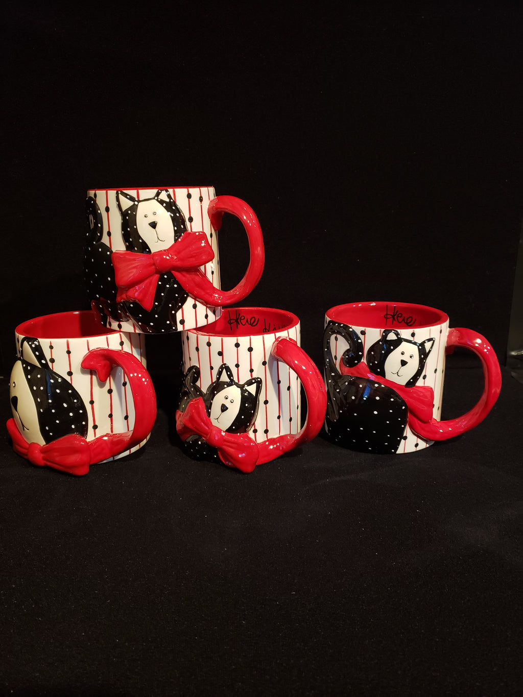 Boyds Home 3 D Red White Black Kitty Mugs set of 4 (lot 2386)