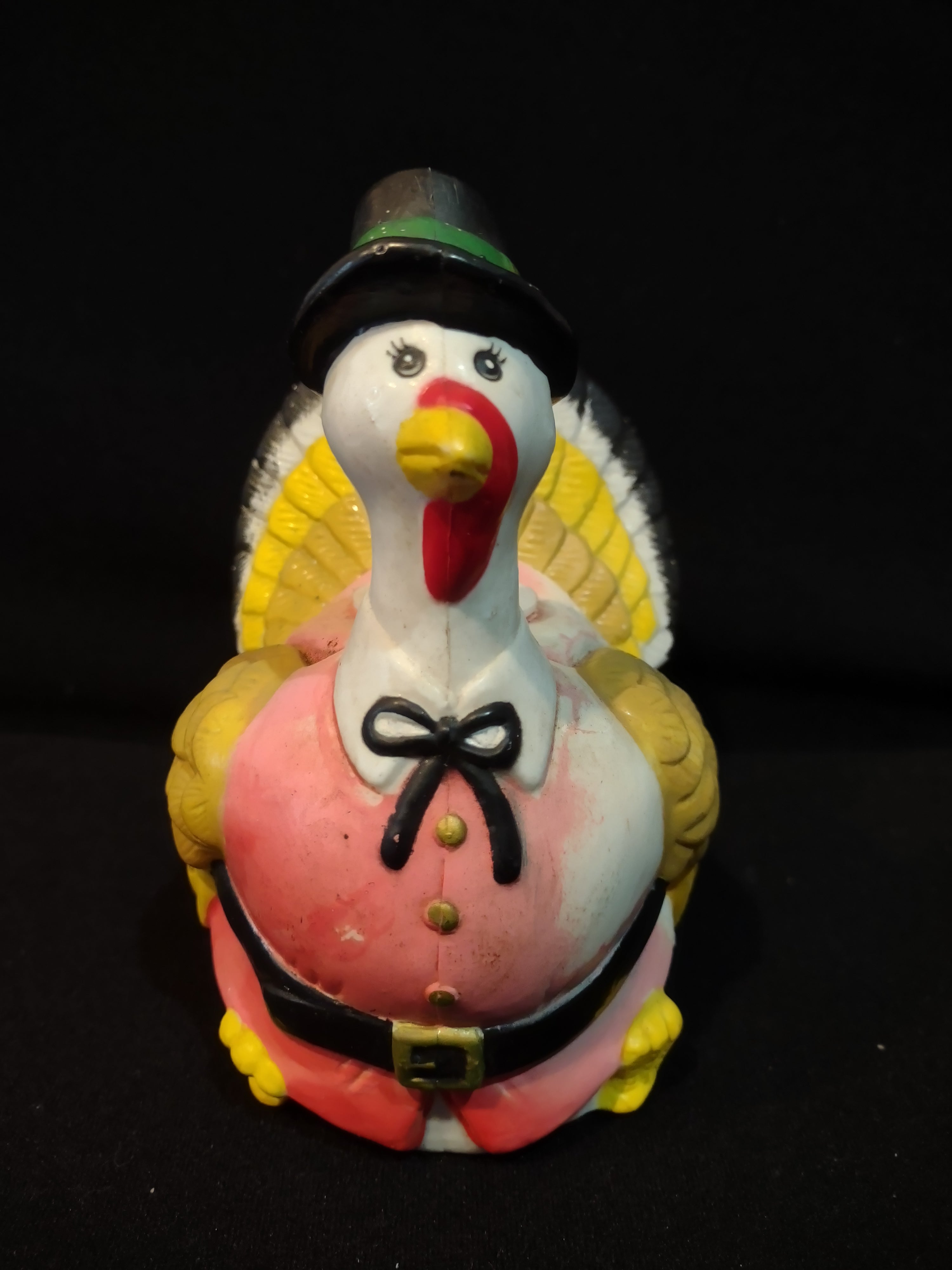 Vintage 1987 Main Street LTD Plastic Thanksgiving Pilgrim Turkey 5"(lot 3262j)