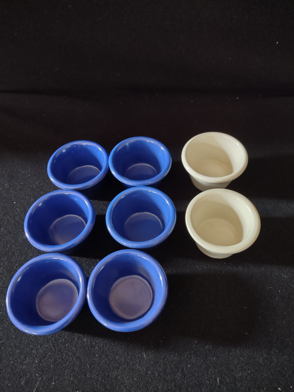 Small 1.5 Oz Ramekins Sauce Butter Dish 6 Blue 2 White (Lot 5328)