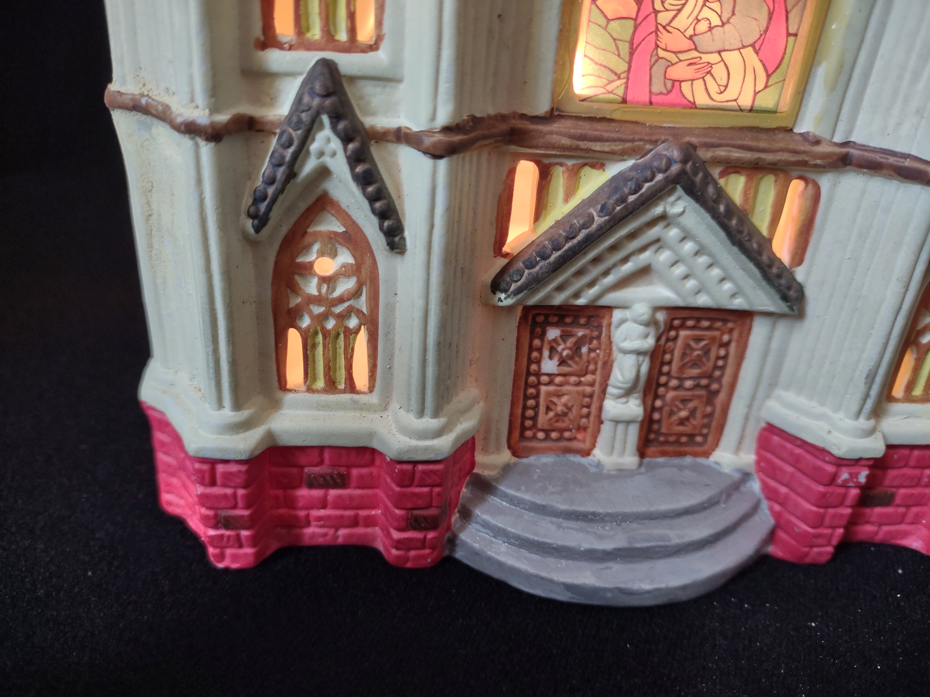Noma 1997 Porcelain Light Up Church (lot 1733)