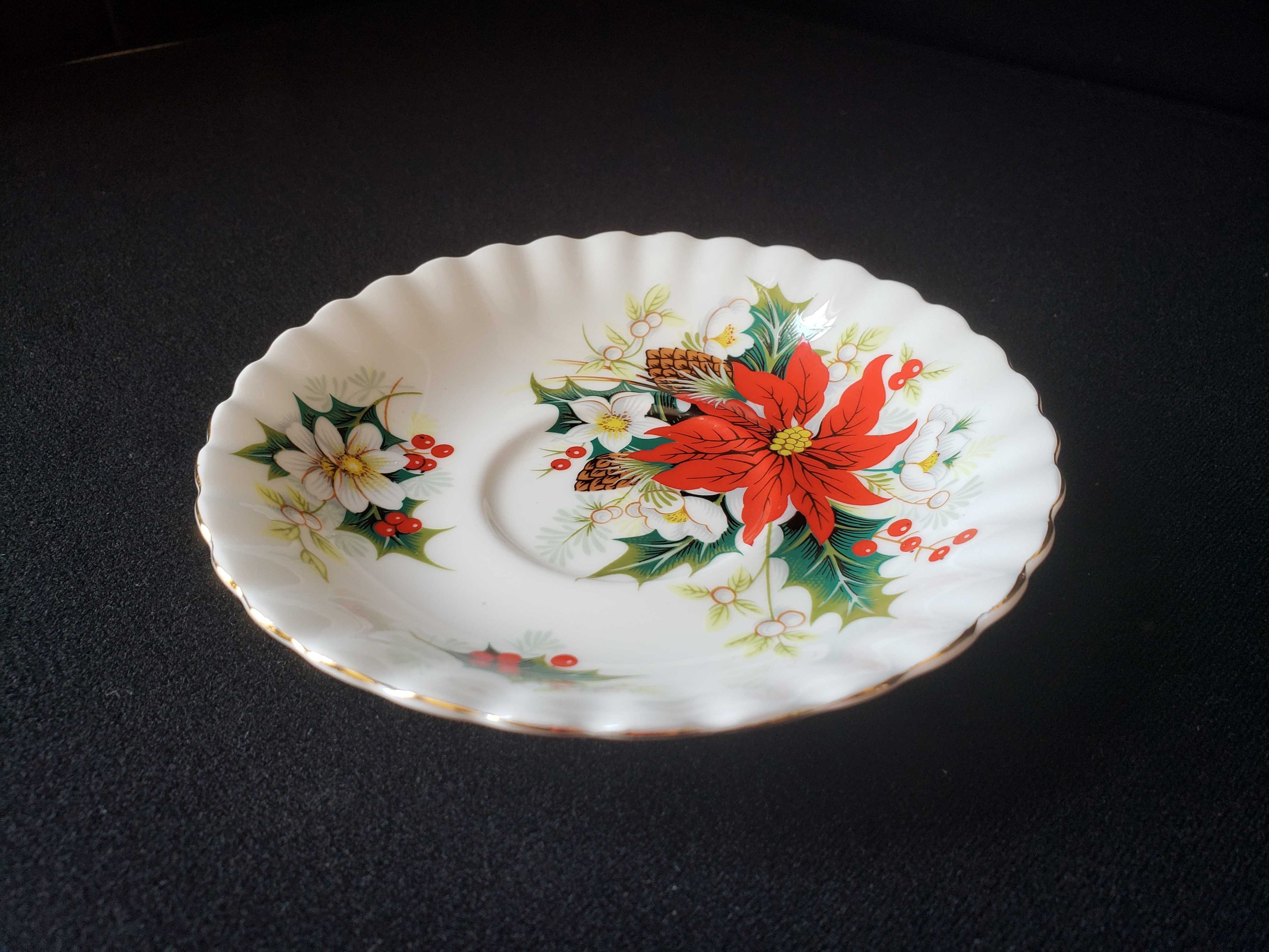Vintage Royal Albert Bone China Yuletide Saucer ONLY (lot 2014)