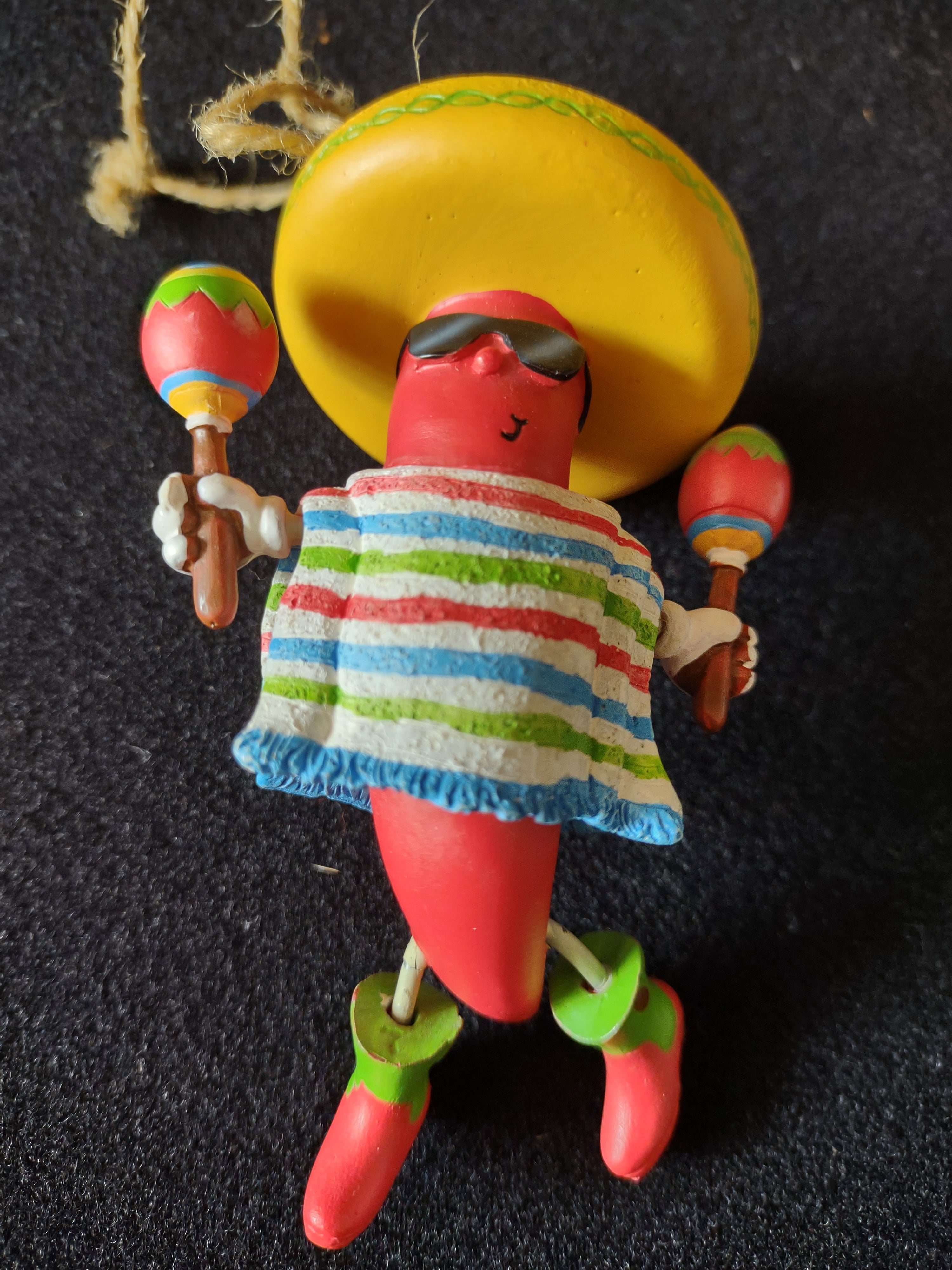Vintage Mexican Hot Pepper Grand Canyon Ornament Sombrero Maraca (Lot 4793)