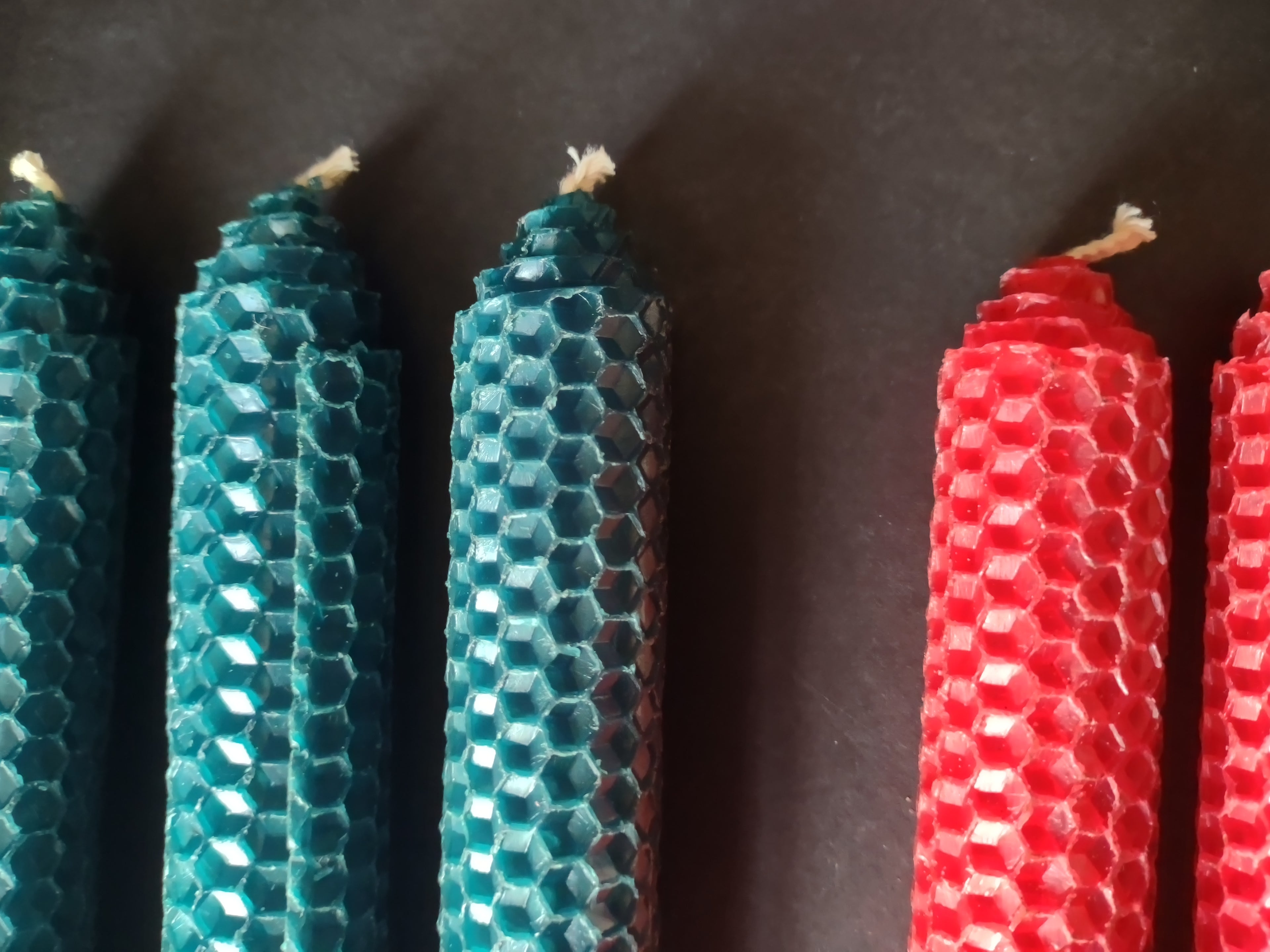 Christmas Holiday Green Red Bee Wax Candle (lot 1249)
