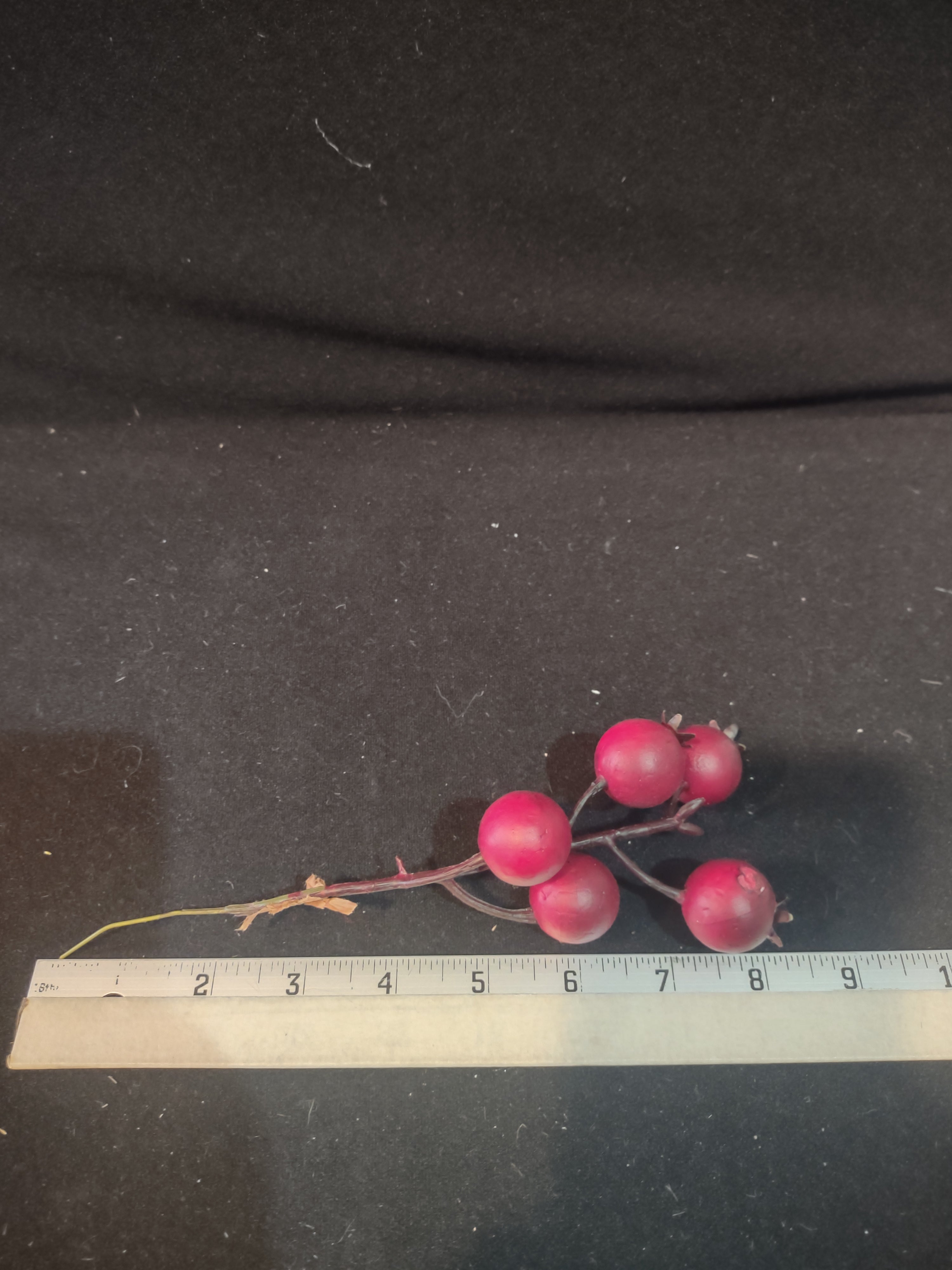Christmas Seasonal Winterberry Sticks 5 Berries 11 Sticks 8" (Lot 4547)