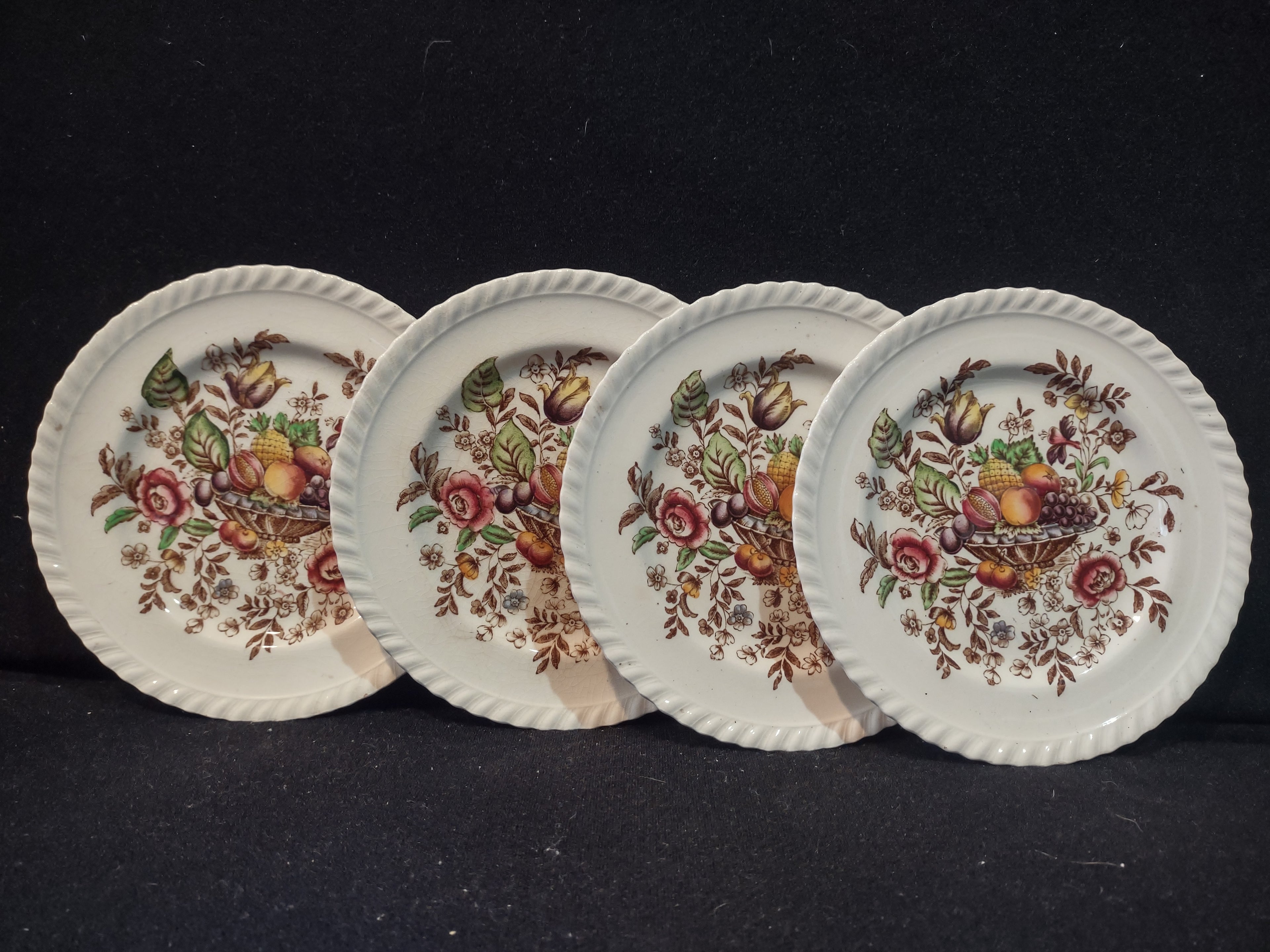 Vintage Johnson Pomona Windsor Ware Small Plate x 4 England Ironstone (lot 5609)