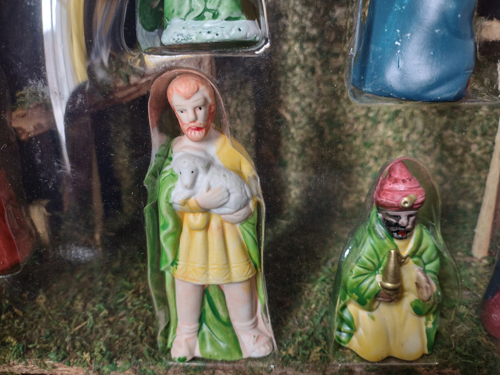 Christmas Porcelain Nativity Set 11 pc with Stable (lot 1587)