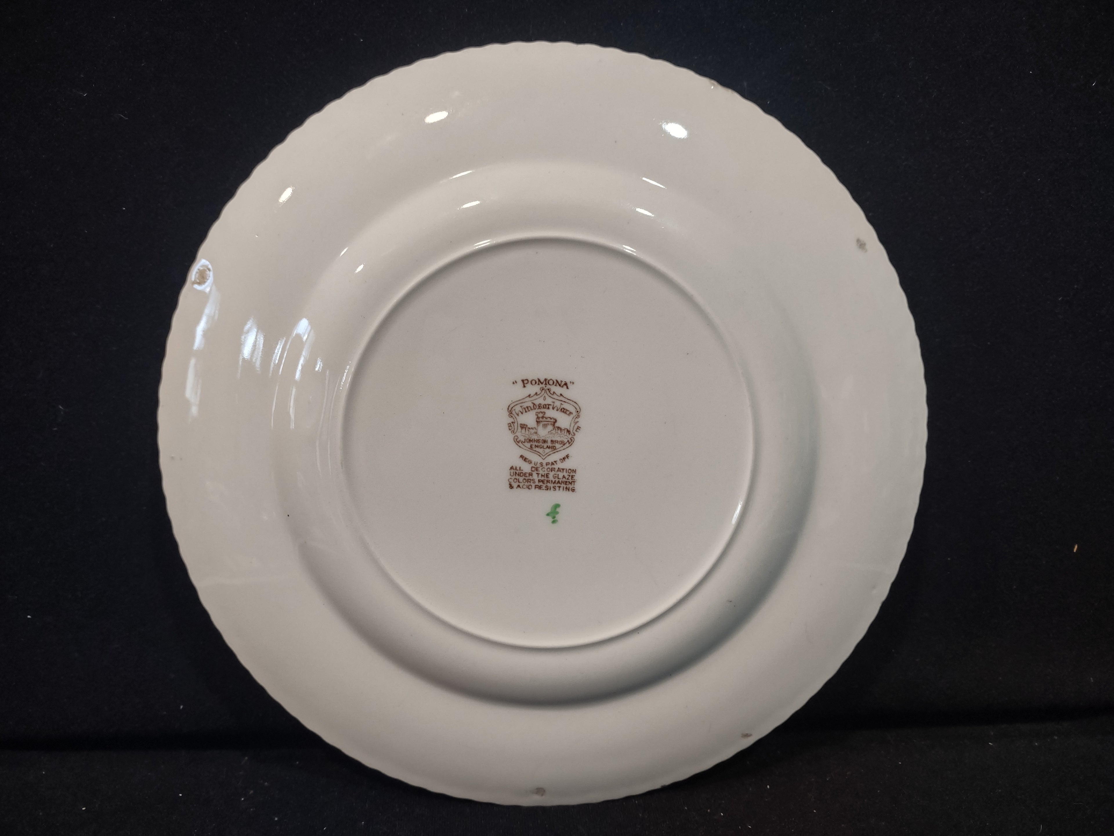 Vintage Johnson Pomona Windsor Ware Dinner Plate England Ironstone (lot 5607)