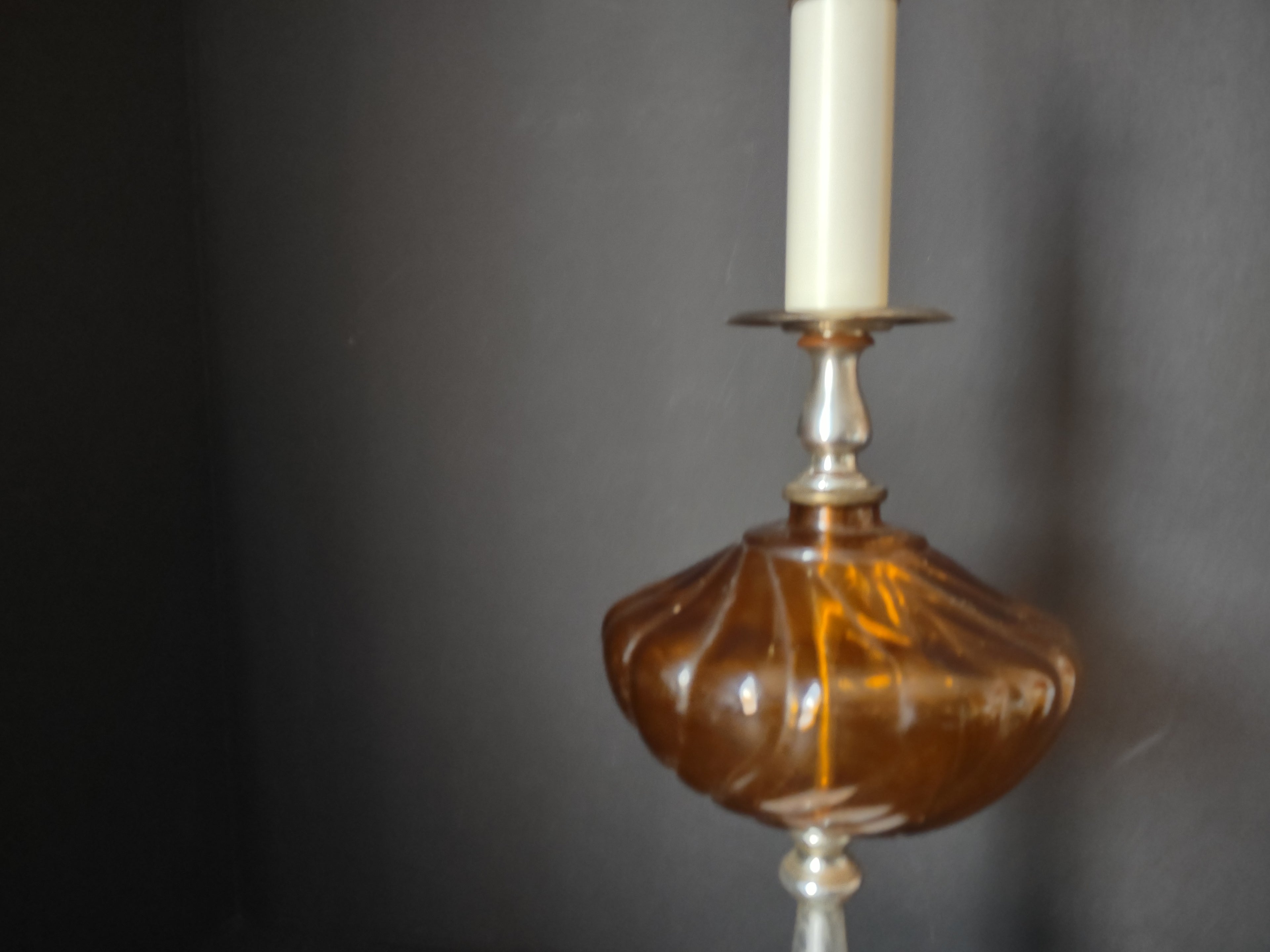 Vintage Amber Glass Lamp (lot 1775)