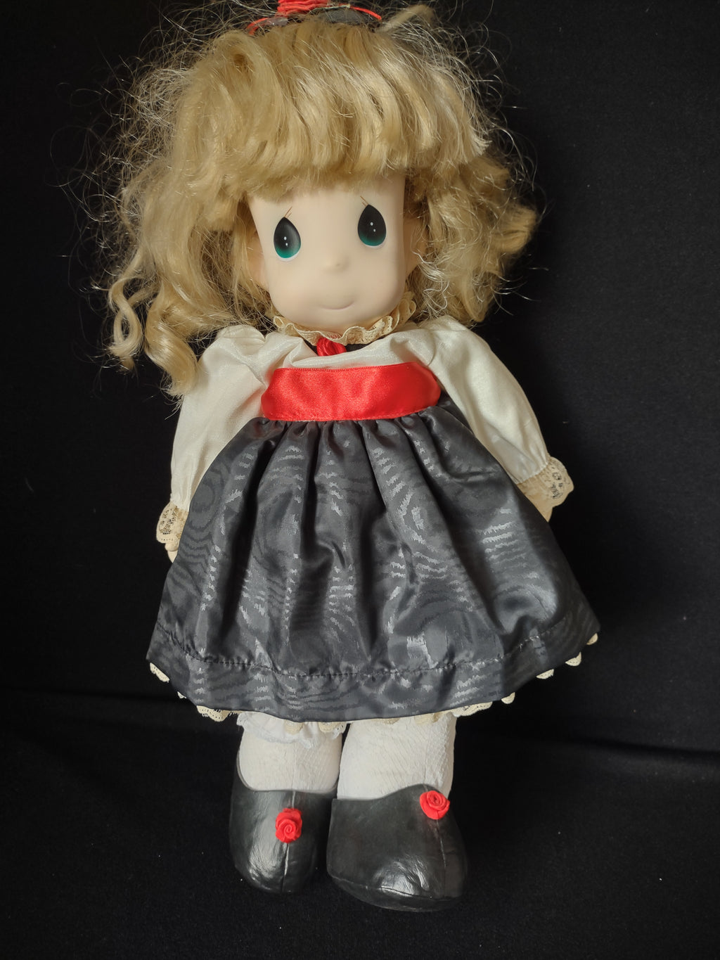 Set 3 Vintage Christmas Precious Moments Dolls Holly Evie (lot 2315)