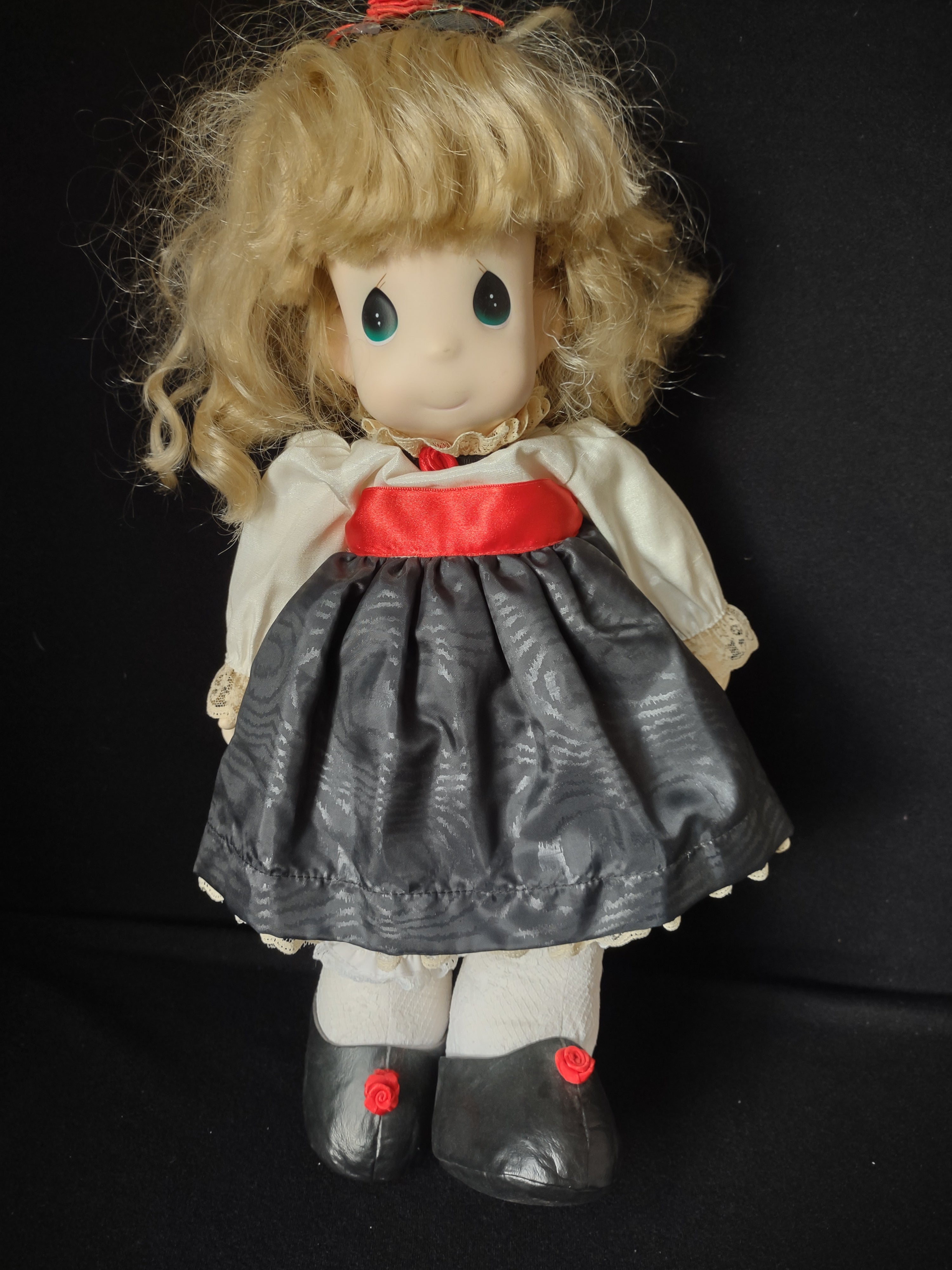 Set 3 Vintage Christmas Precious Moments Dolls Holly Evie (lot 2315)