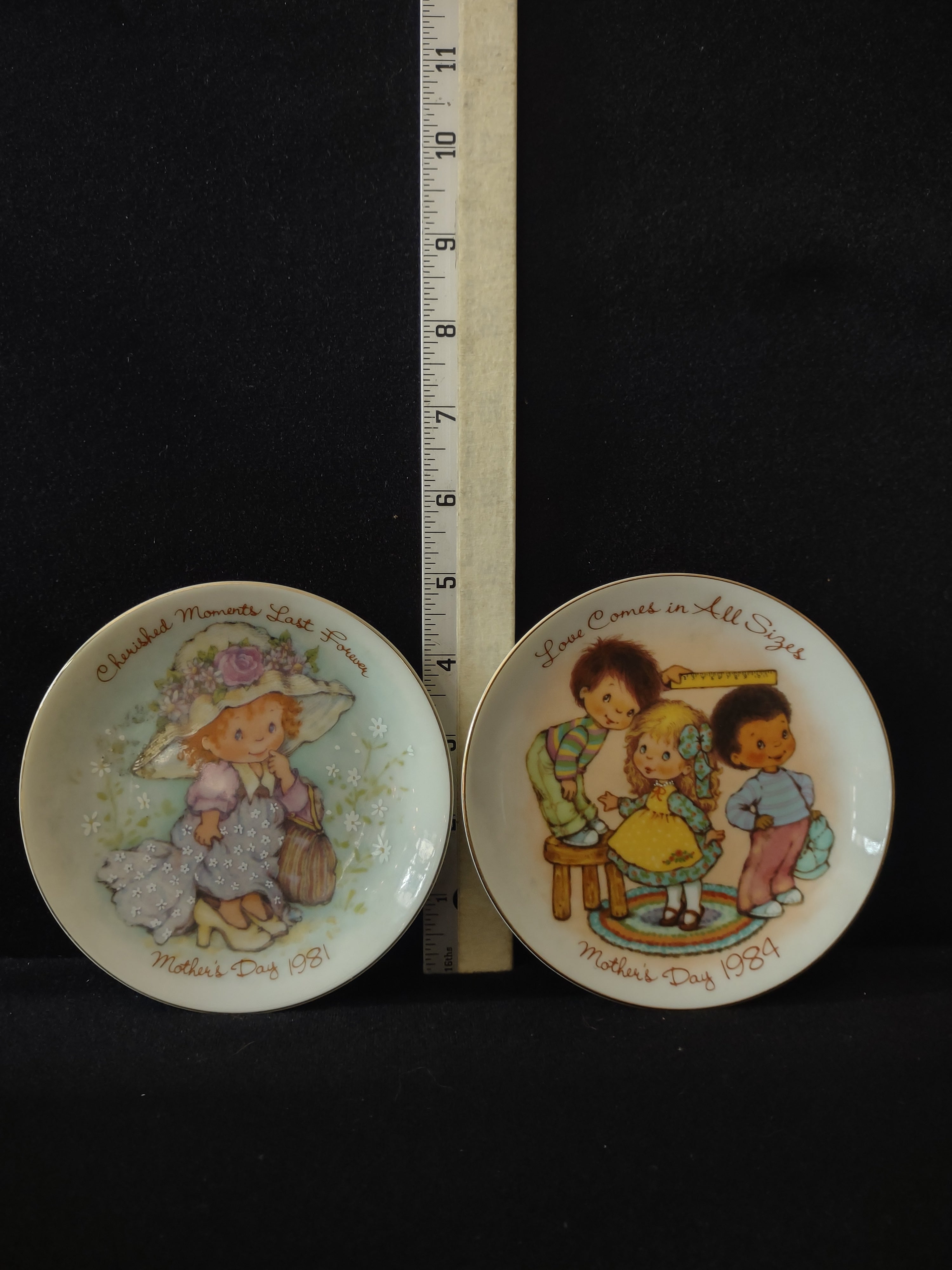 Vintage Cherished Moments Japan Avon Mother's Day 5" Plates 1981 1984 (Lot 3303)
