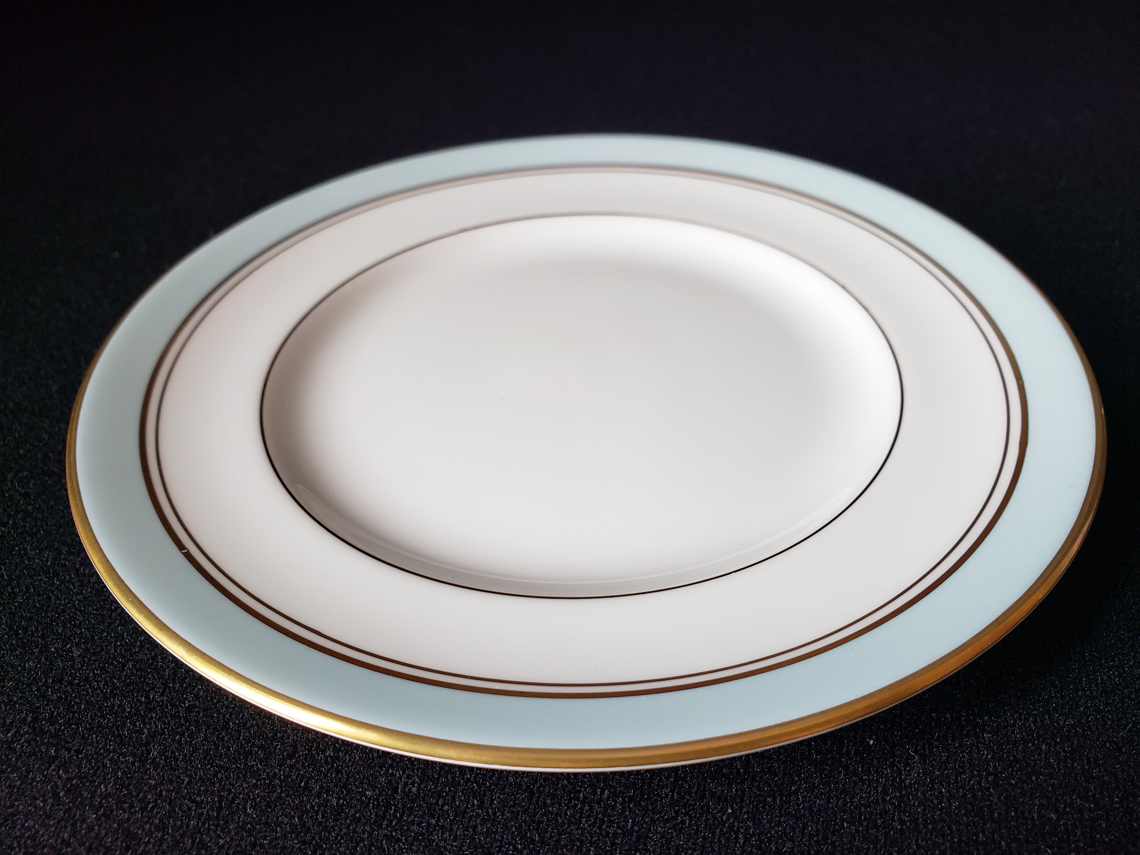 Vintage Royal Worcester Howard Bread or Dessert Plate 6" (lot 2104)