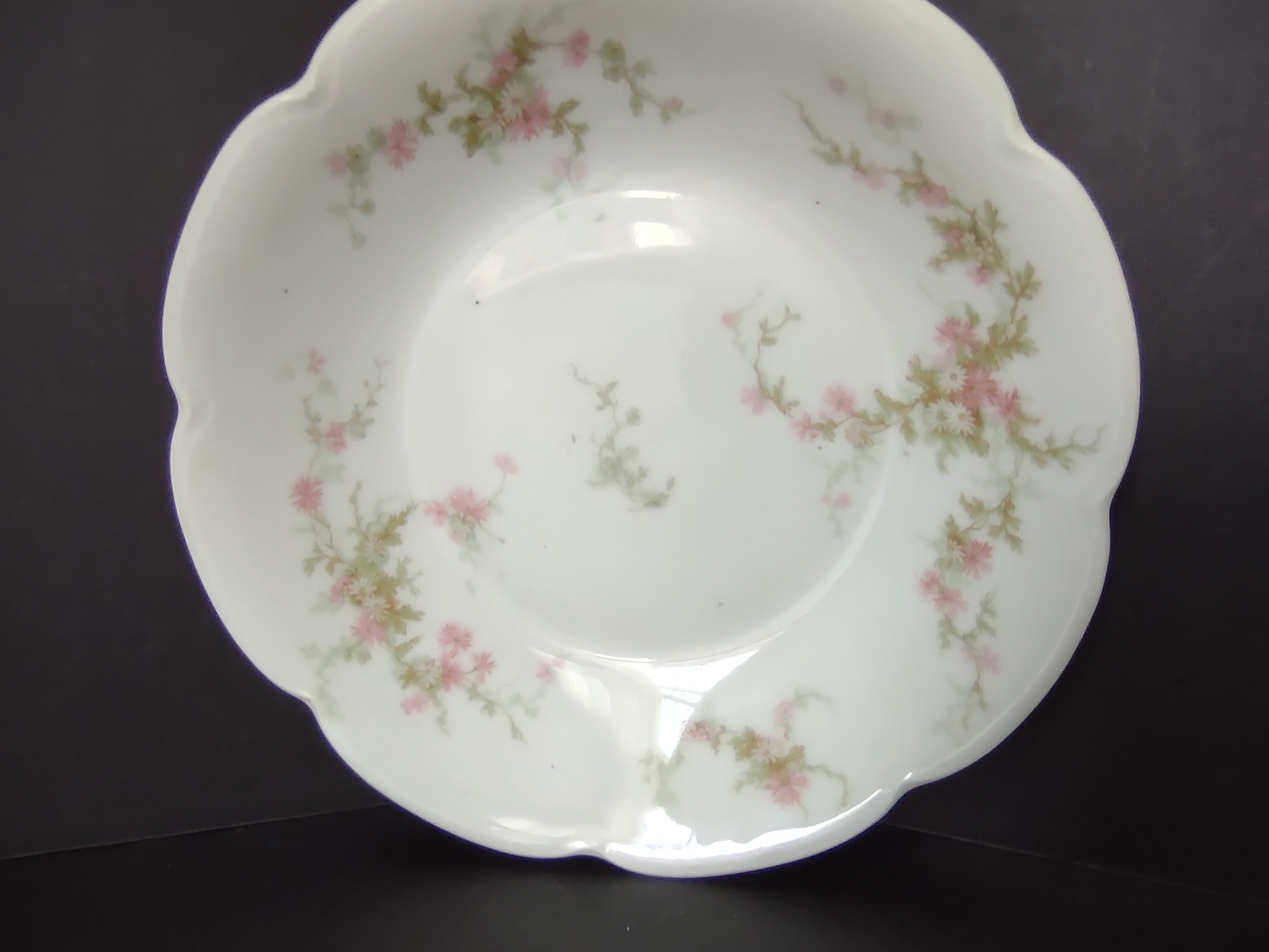 Haviland Limoges Cream Soup Plate Pink Thistle & Daisy (lot 883)