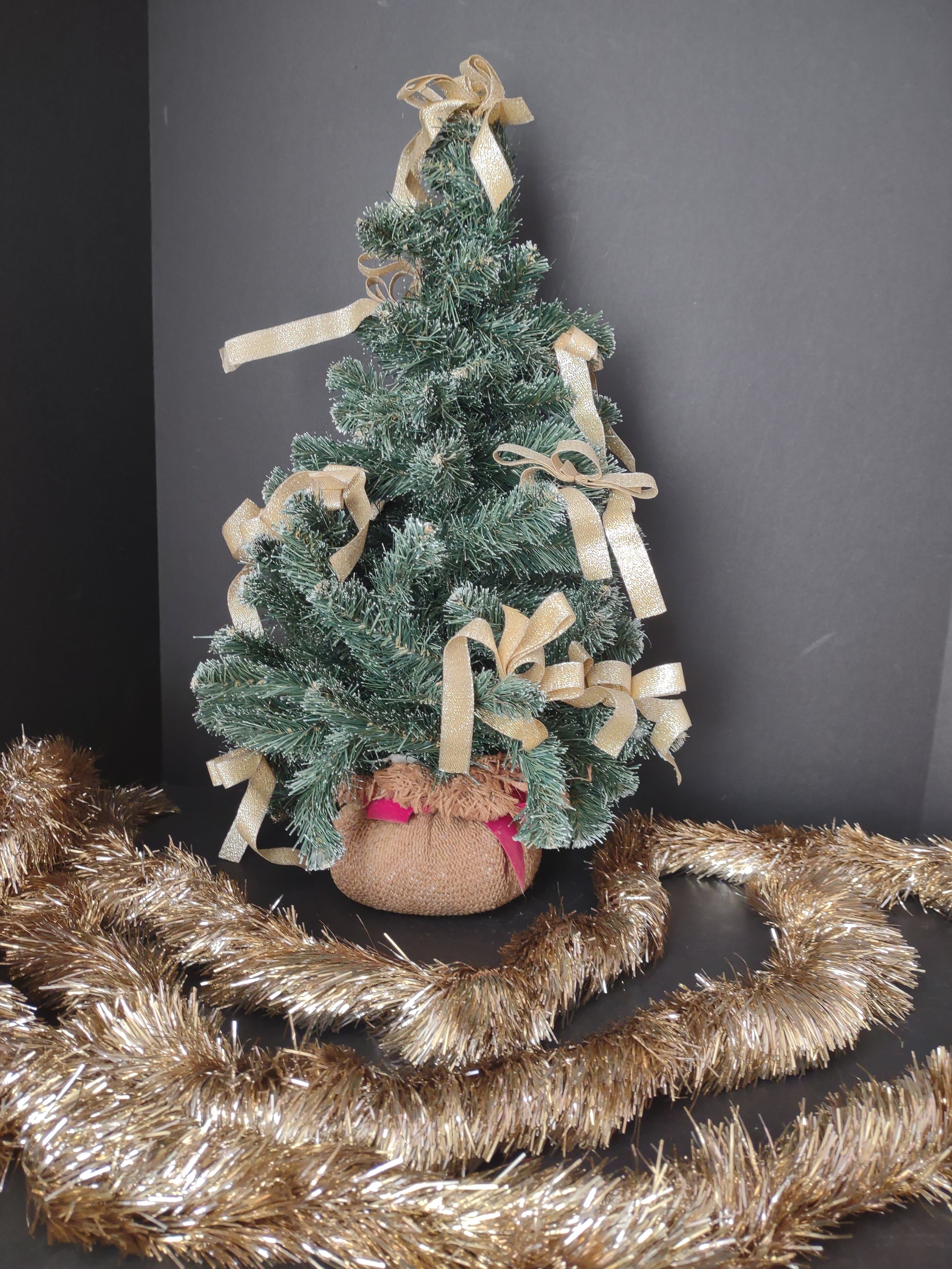 Christmas Holiday Small 20" Tree Gold Garland (lot 1284)