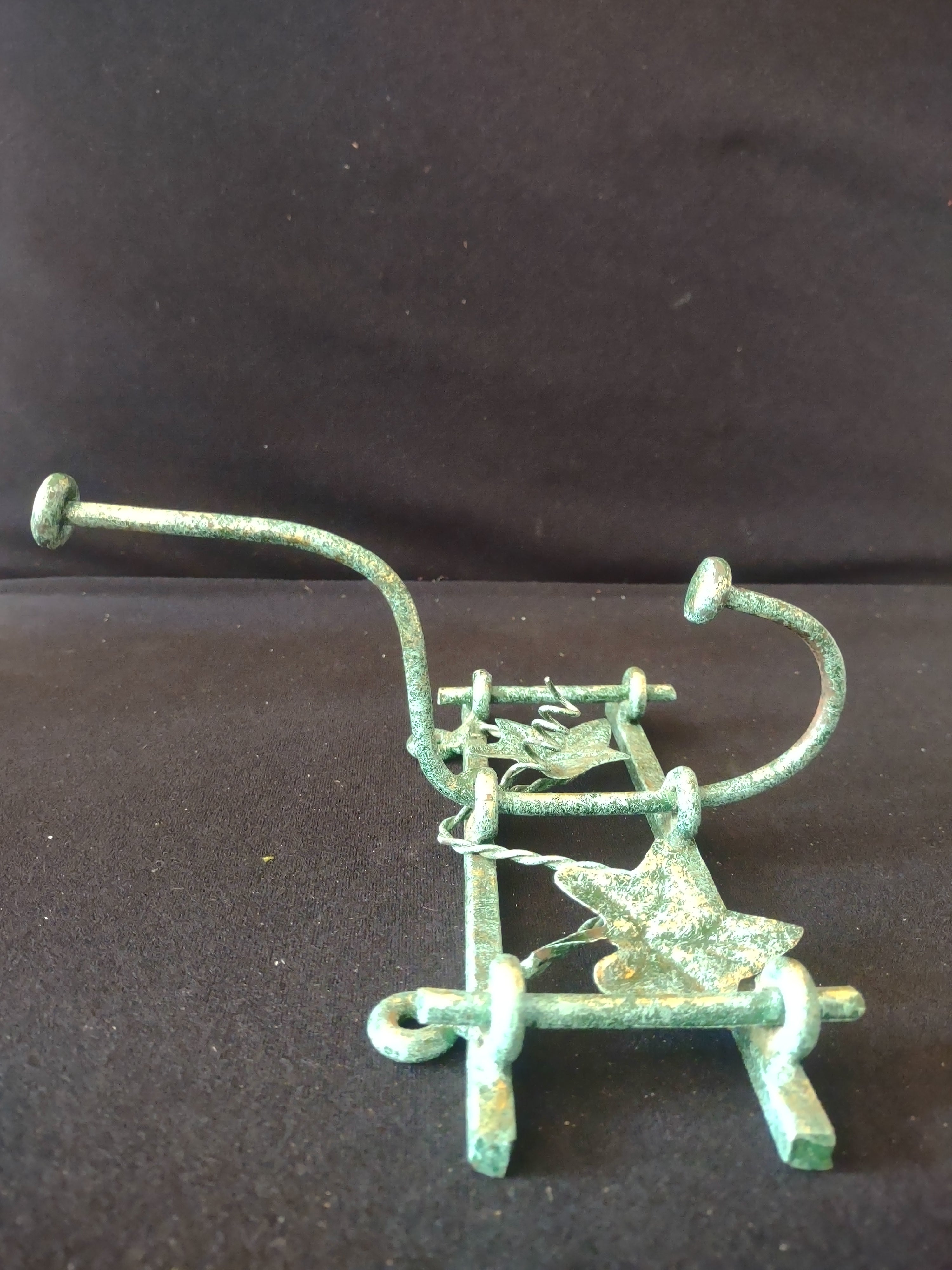 Distressed Wrought Iron Ivy Coat Hat Hanger (Lot 3423)