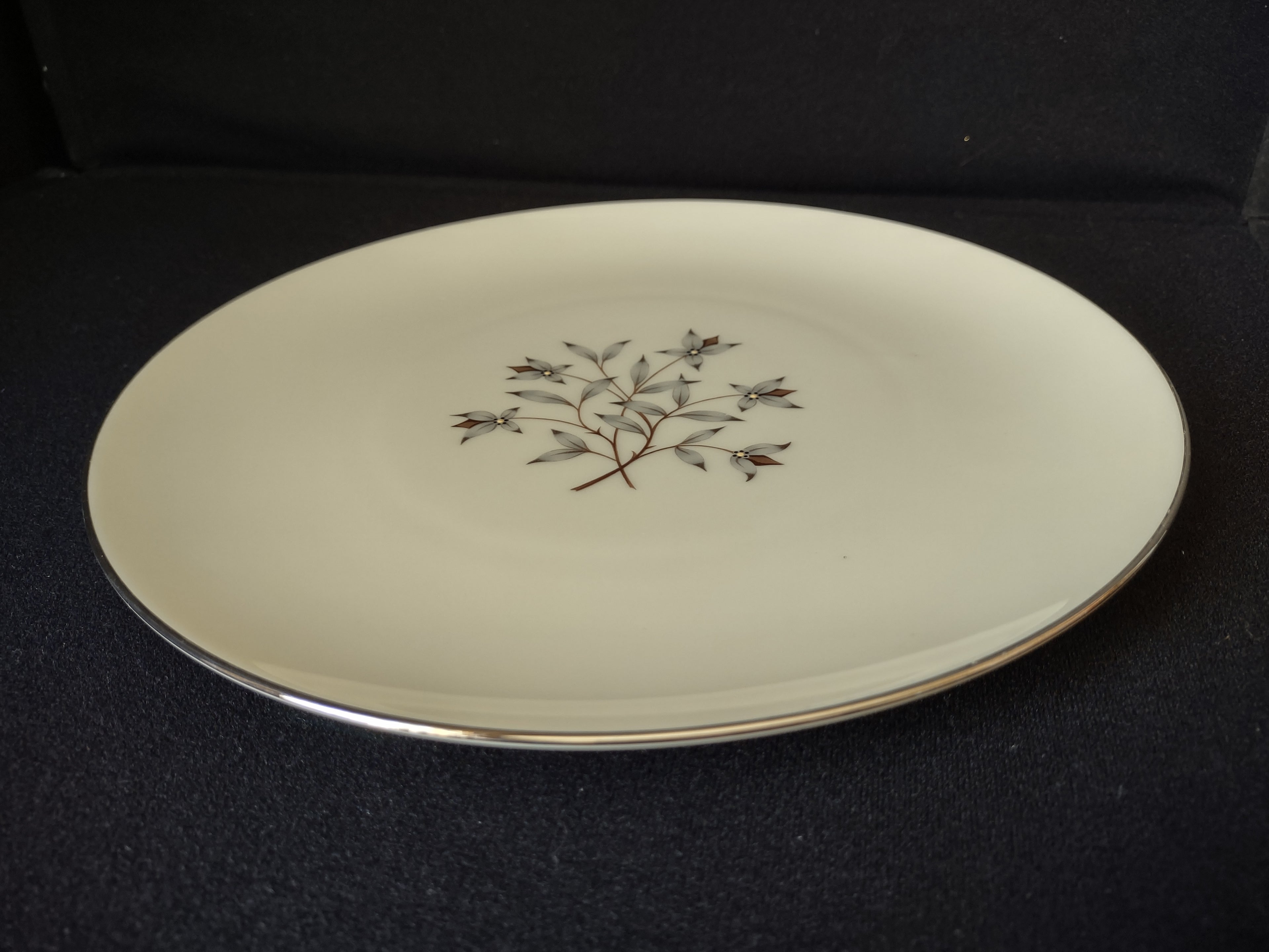 Vintage Lenox Princess X-516 Gold Trim Dinner Plate 10-1/2" (lot 1906)