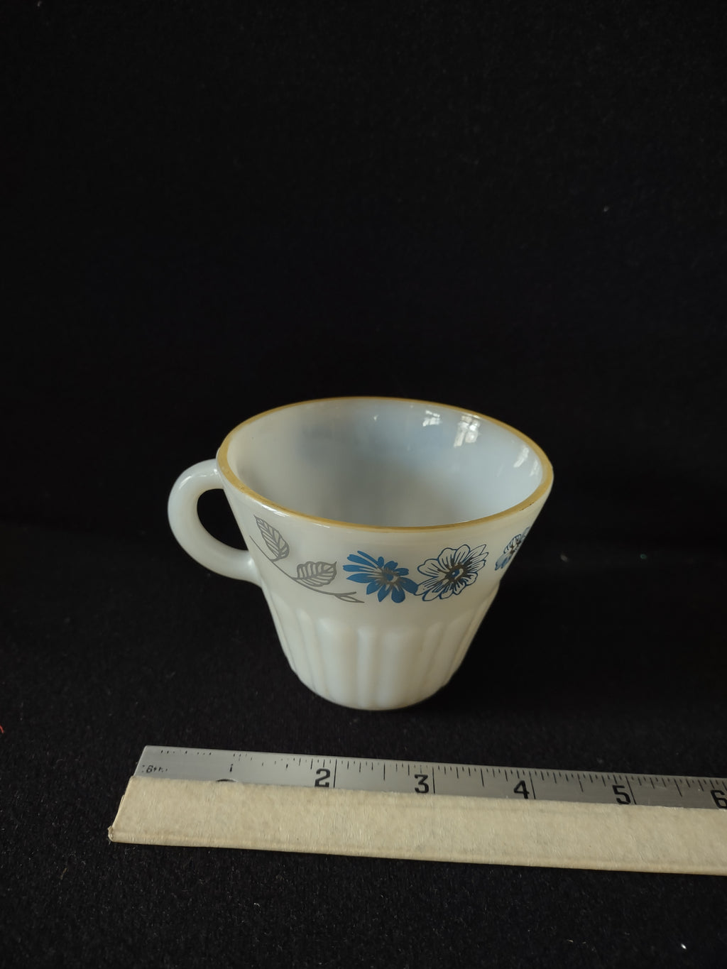 Vintage Termocrisa Coffee Tea Cup x 2 Blue Flower Milk Glass Gold Trim (Lot 5119