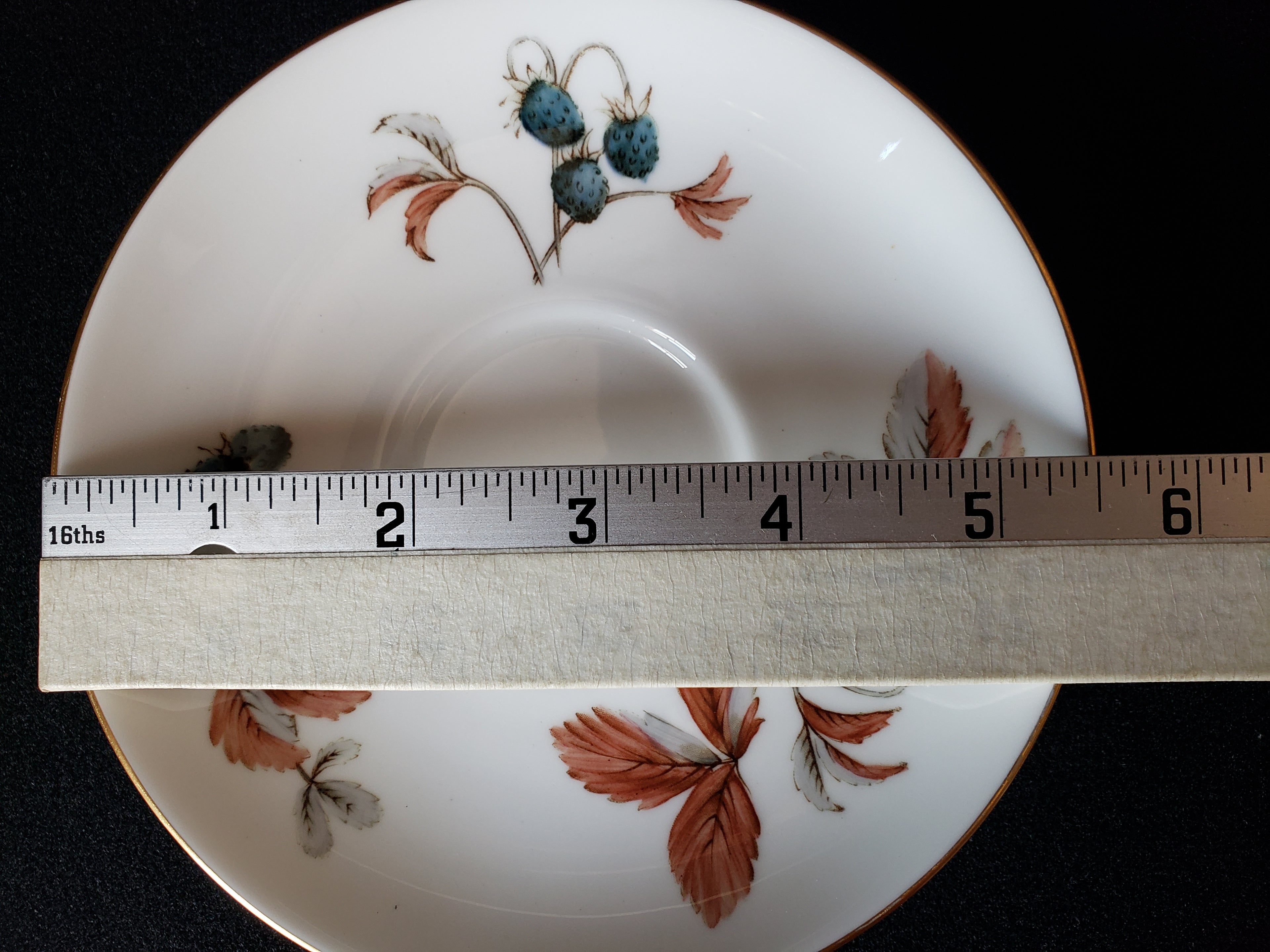 Vintage Royal Worcester Fraises Des Bois Saucer ONLY 5-1/2" (lot 2134)