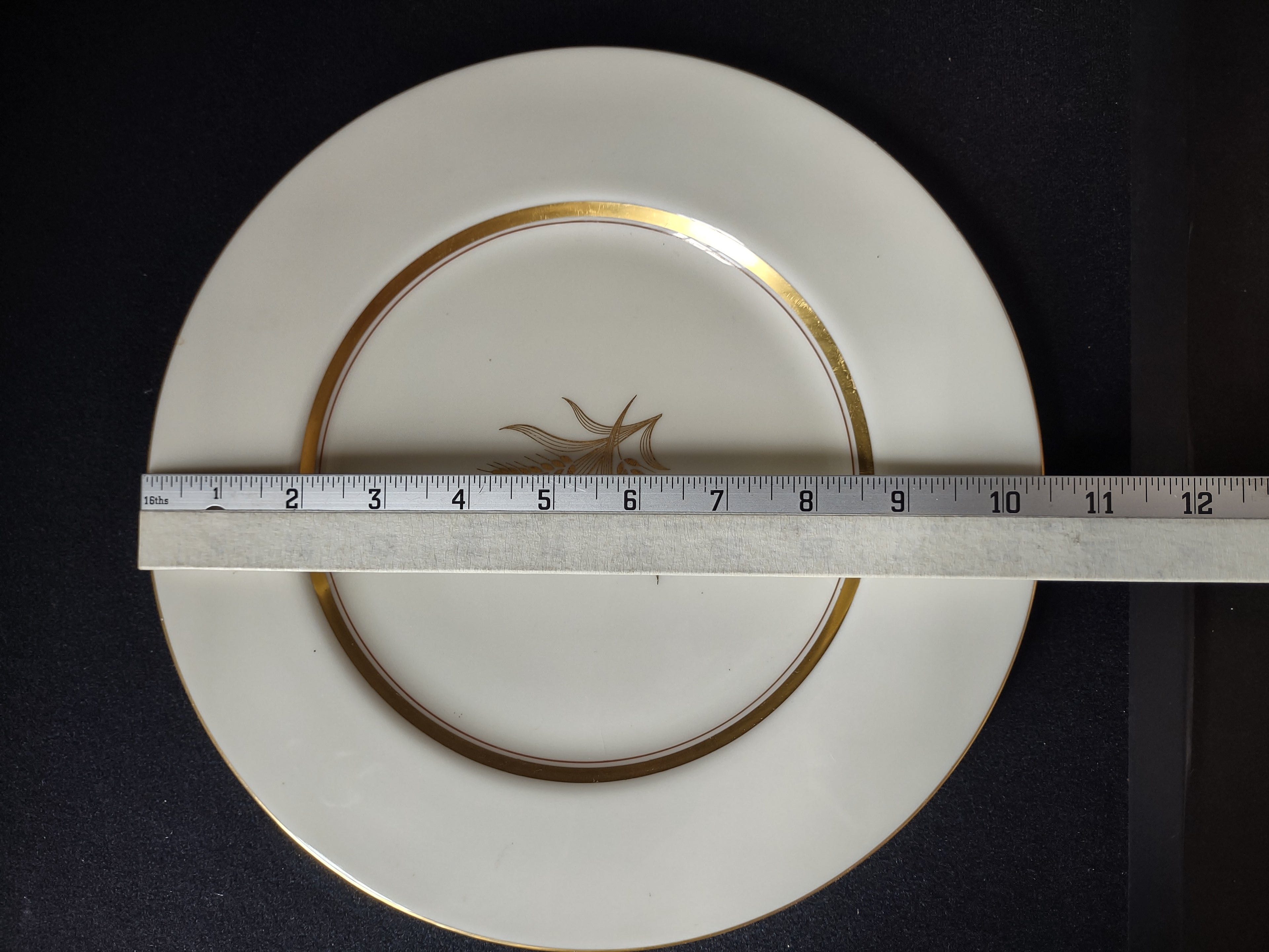 Vintage Lenox Westfield R-440 Dinner Plate 10-1/2" (lot 1889)