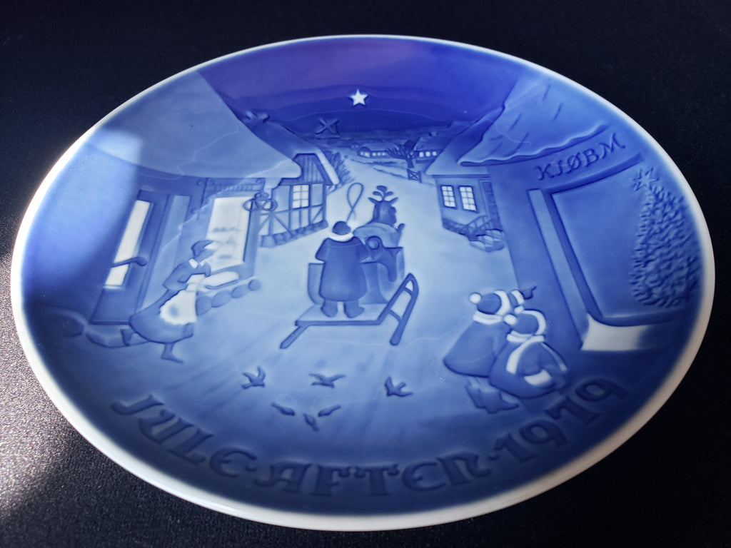 B & G Copenhagen Porcelain Wall Plate White Christmas (lot 2195)
