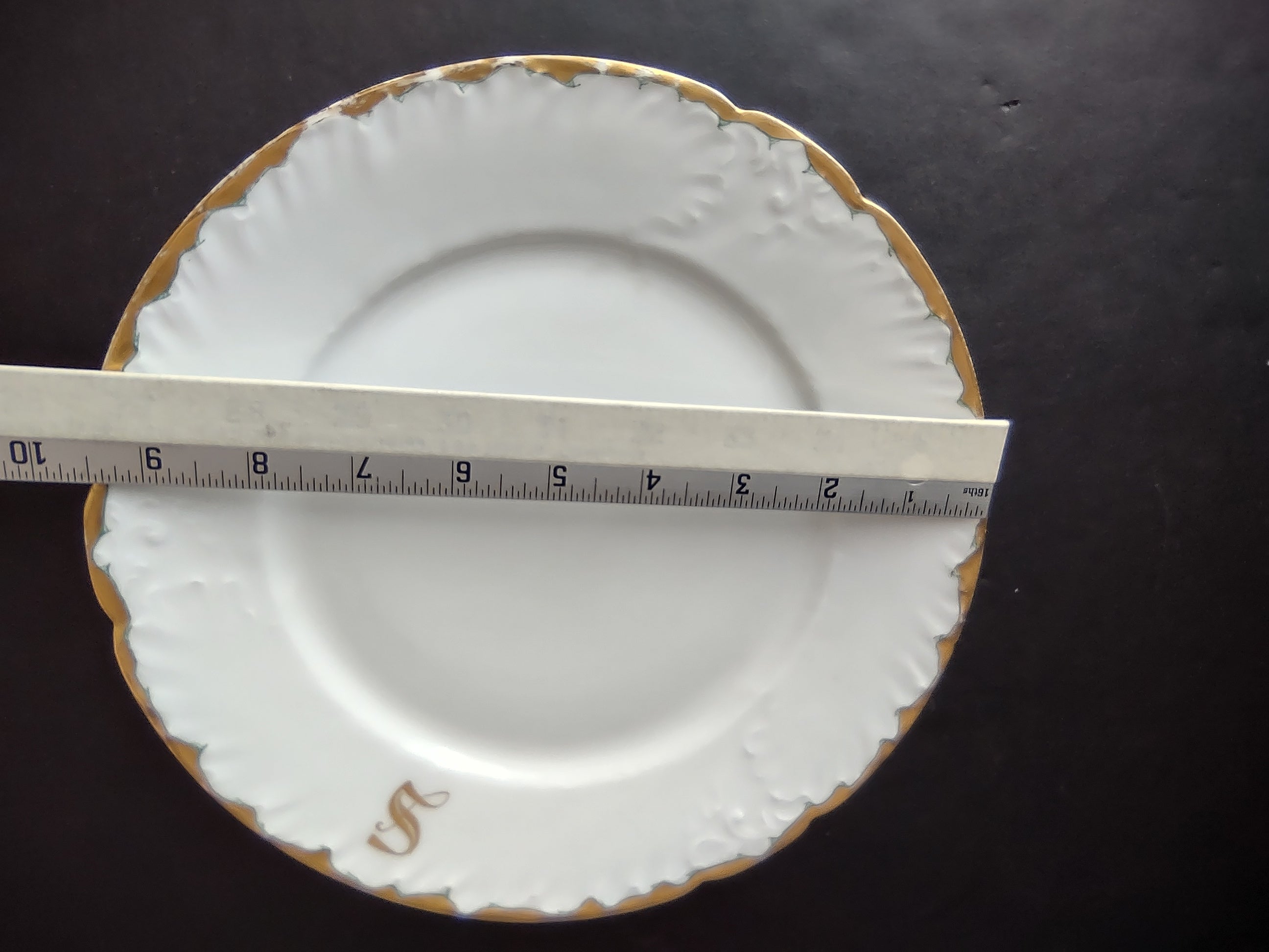 Wm. Guerin Limoges Dinner Plate Gold Trim French Chick Monogramm S (lot 985)