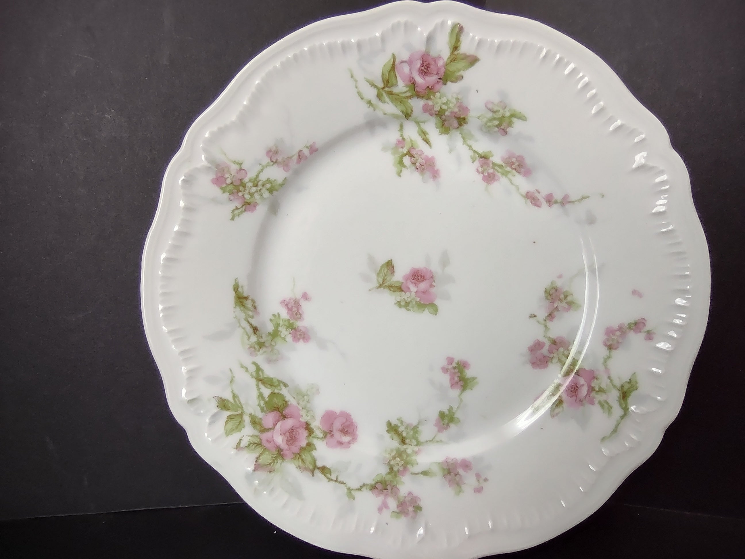 Haviland Limoges Dessert/Salad Roses Floral French Chic (lot 996)